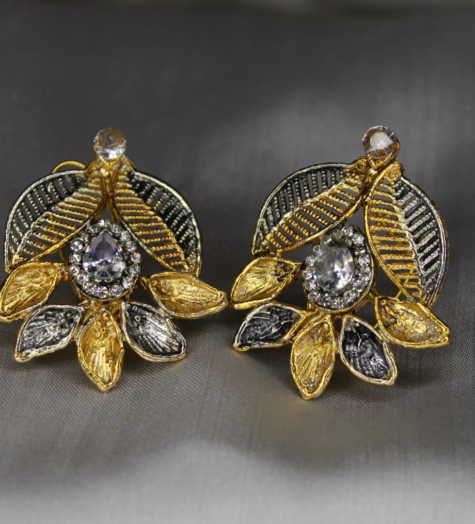 Zumrut Ear Ring