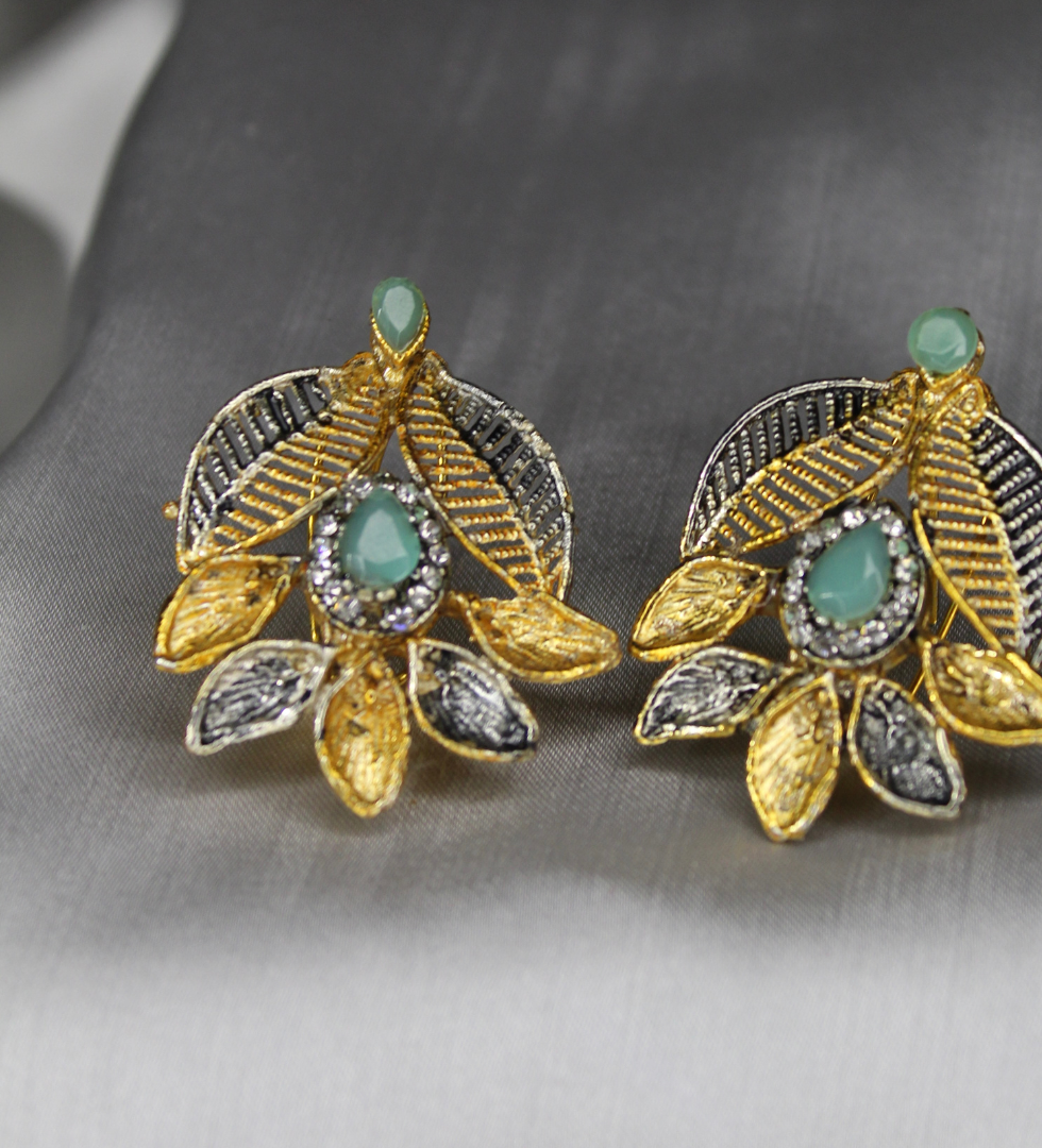 Zumrut Ear Ring