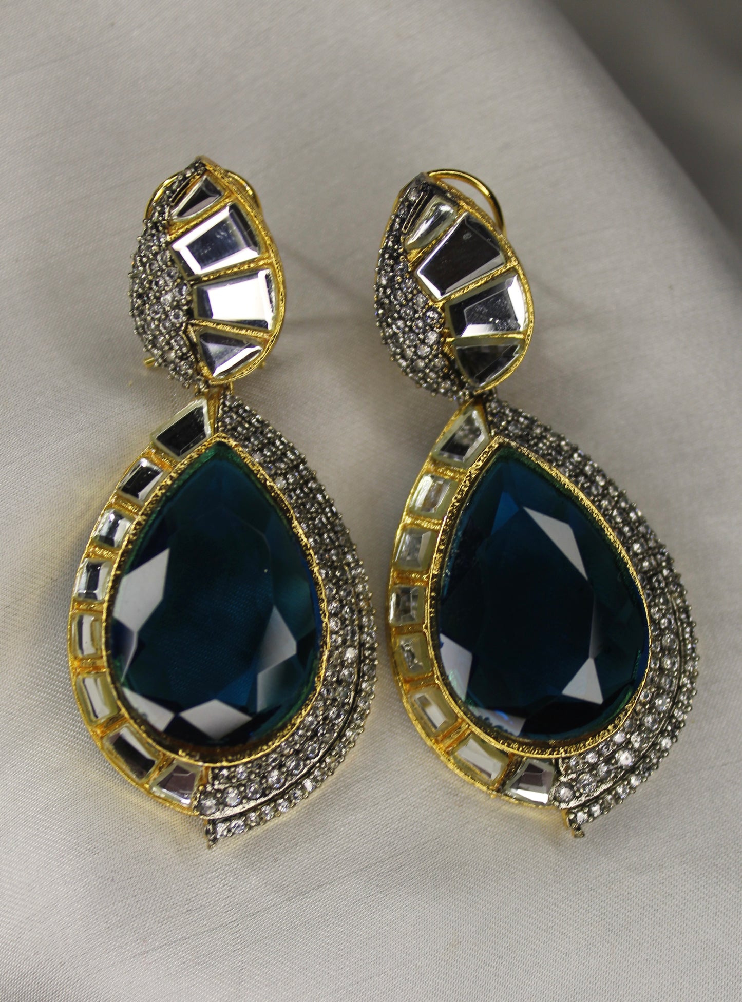 Aylin Ear Ring