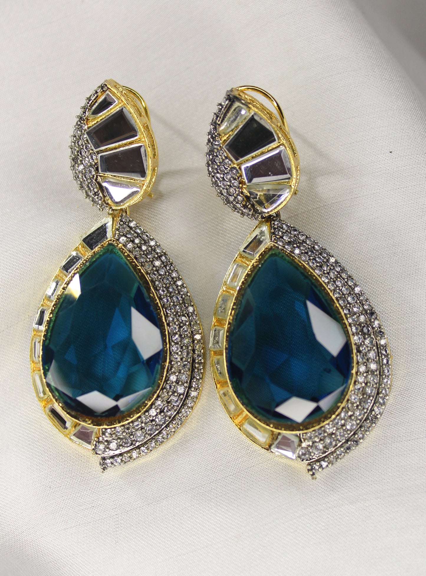 Aylin Ear Ring
