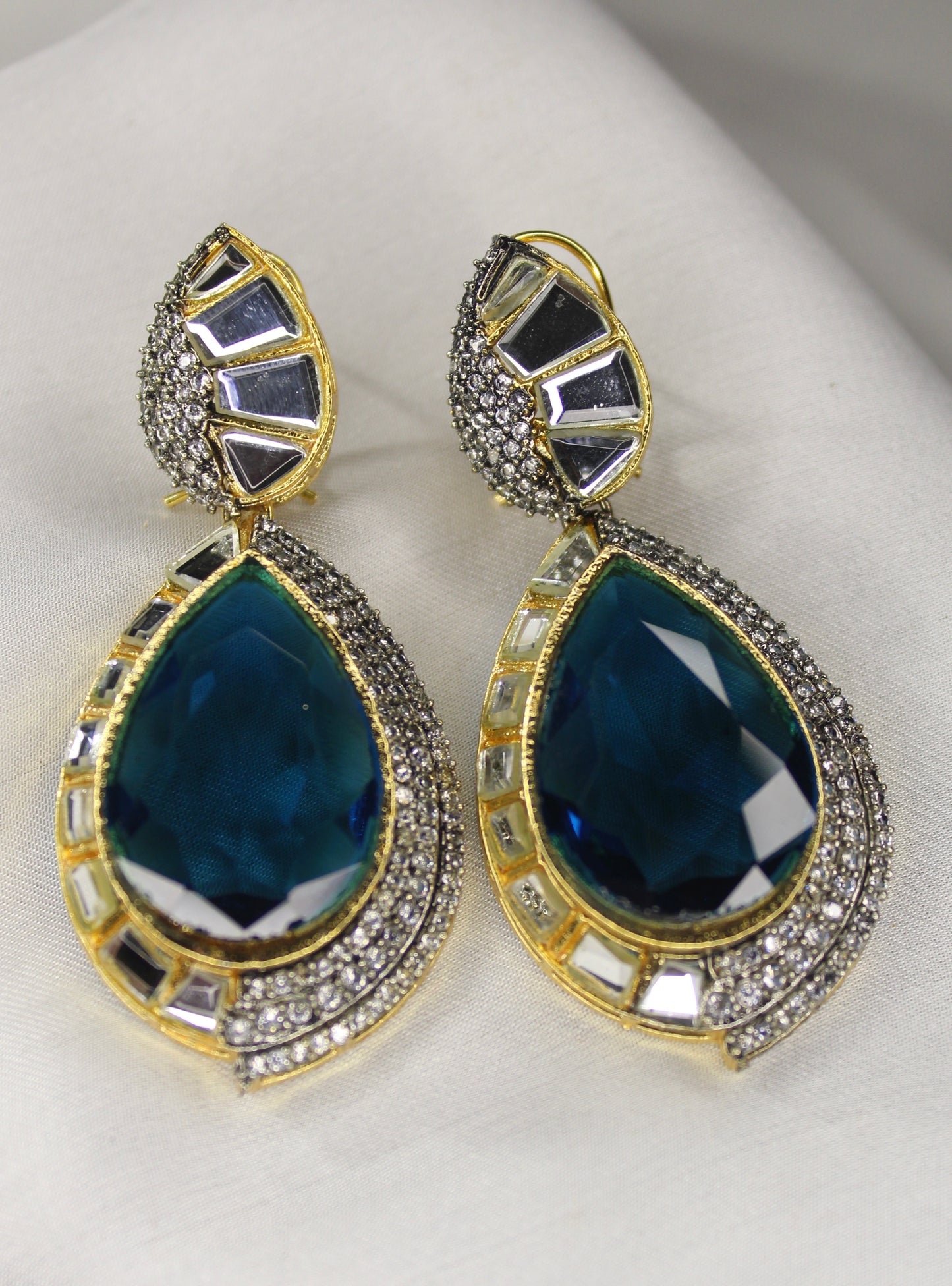 Aylin Ear Ring