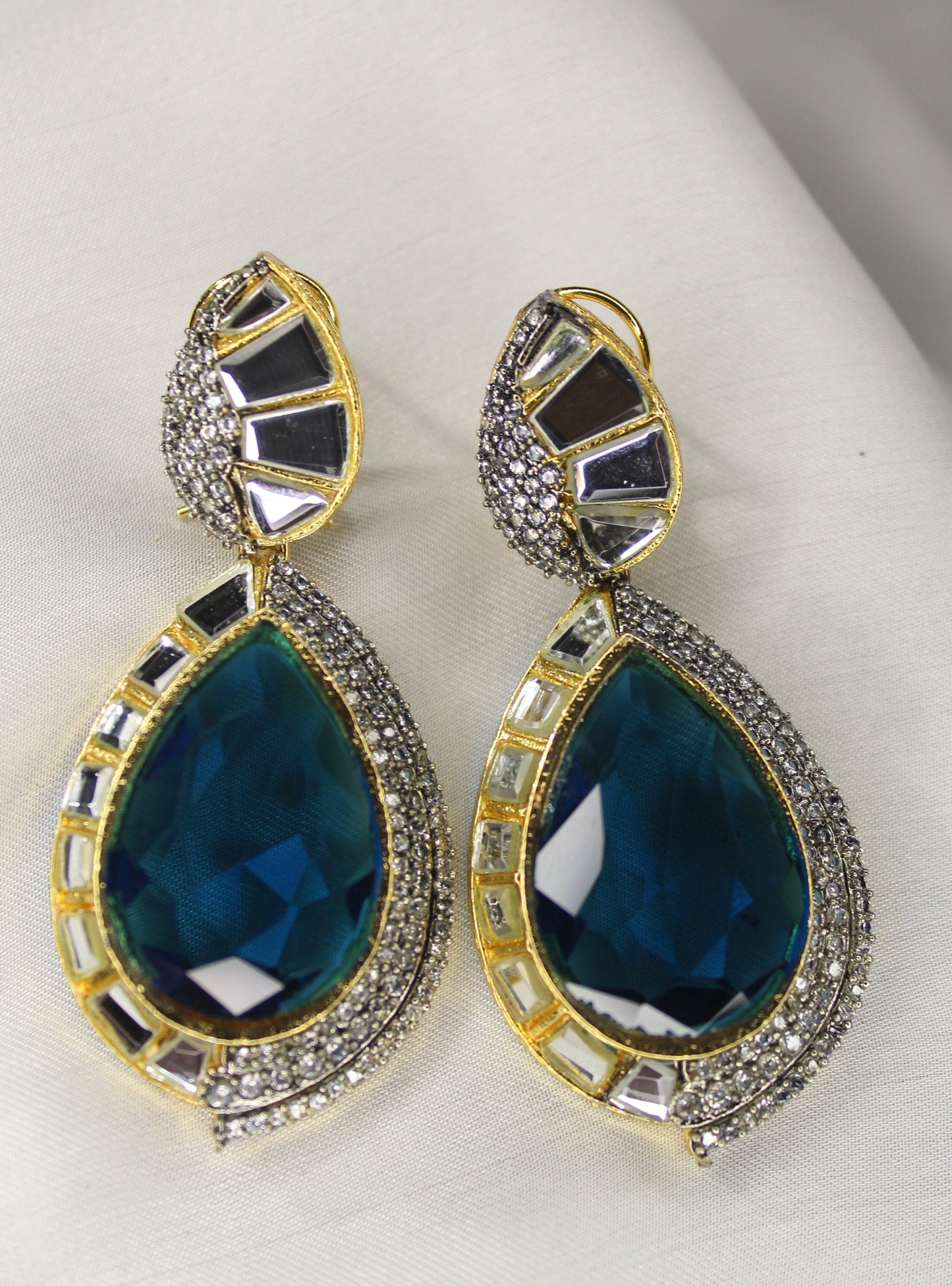 Aylin Ear Ring