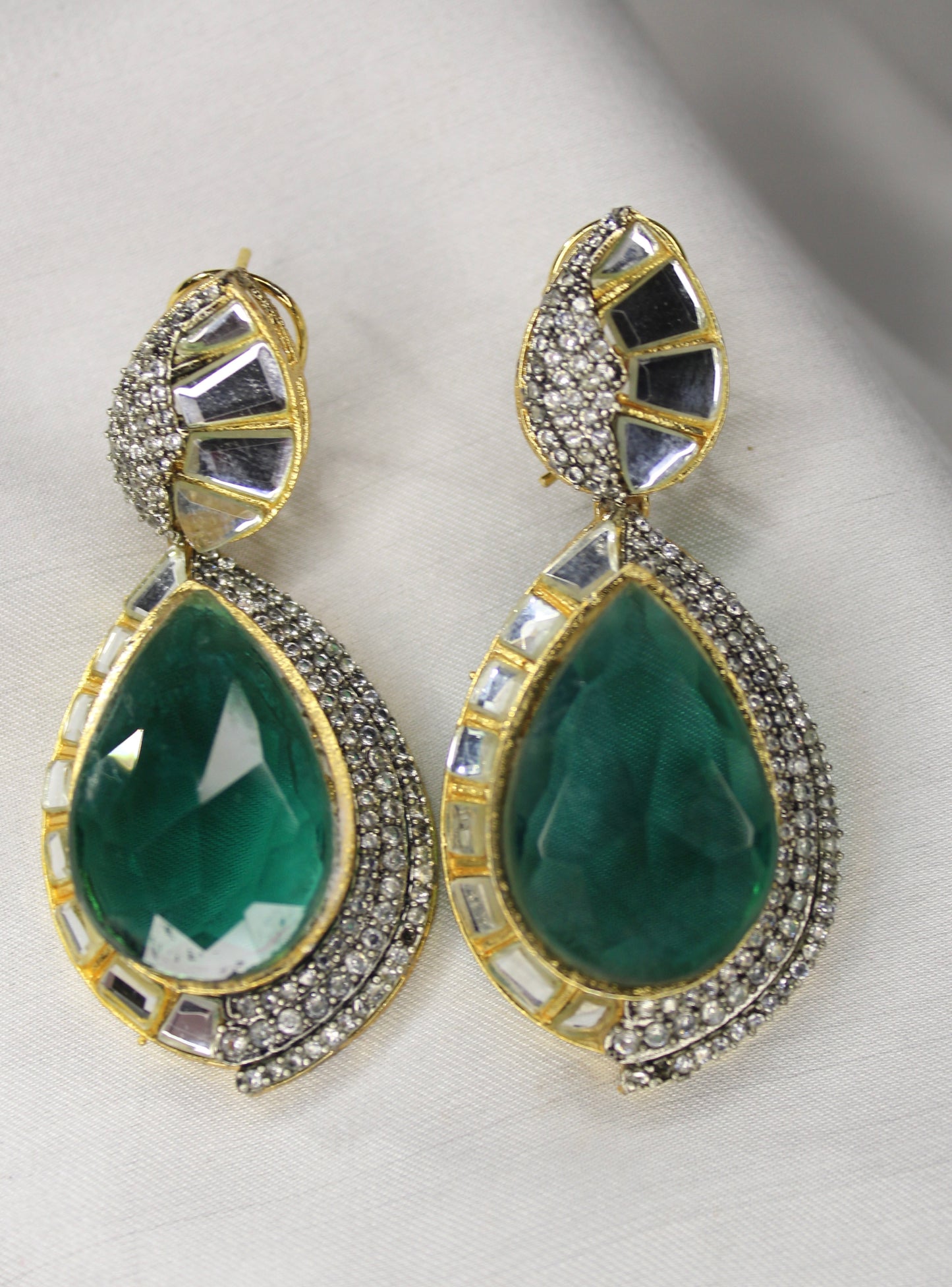 Aylin Ear Ring