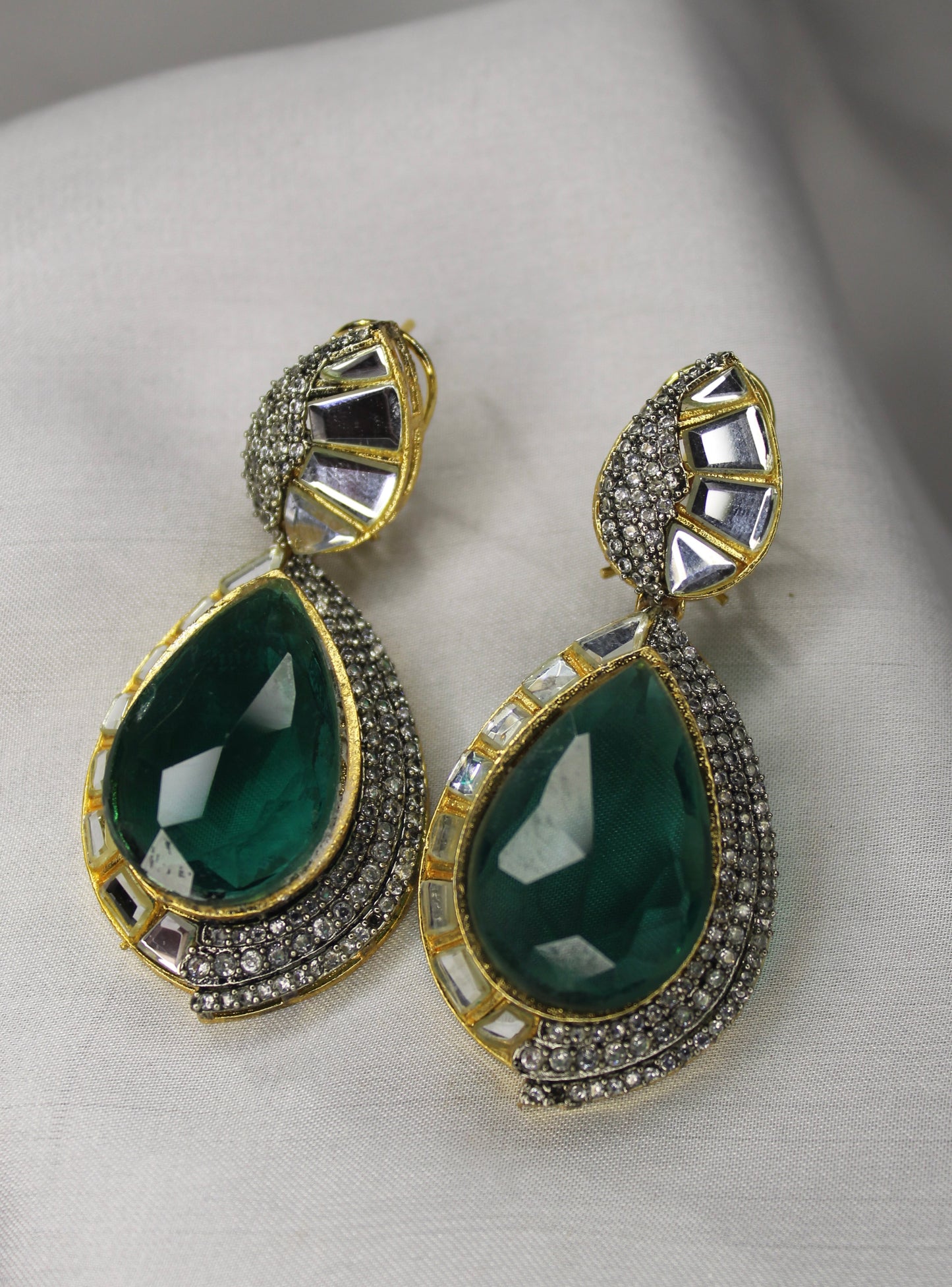 Aylin Ear Ring