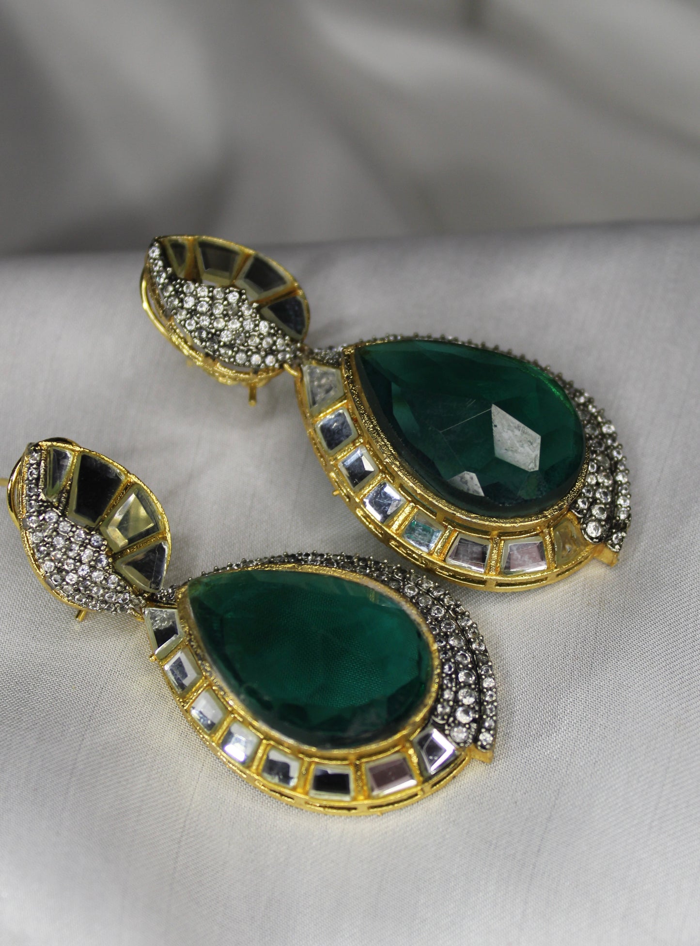 Aylin Ear Ring