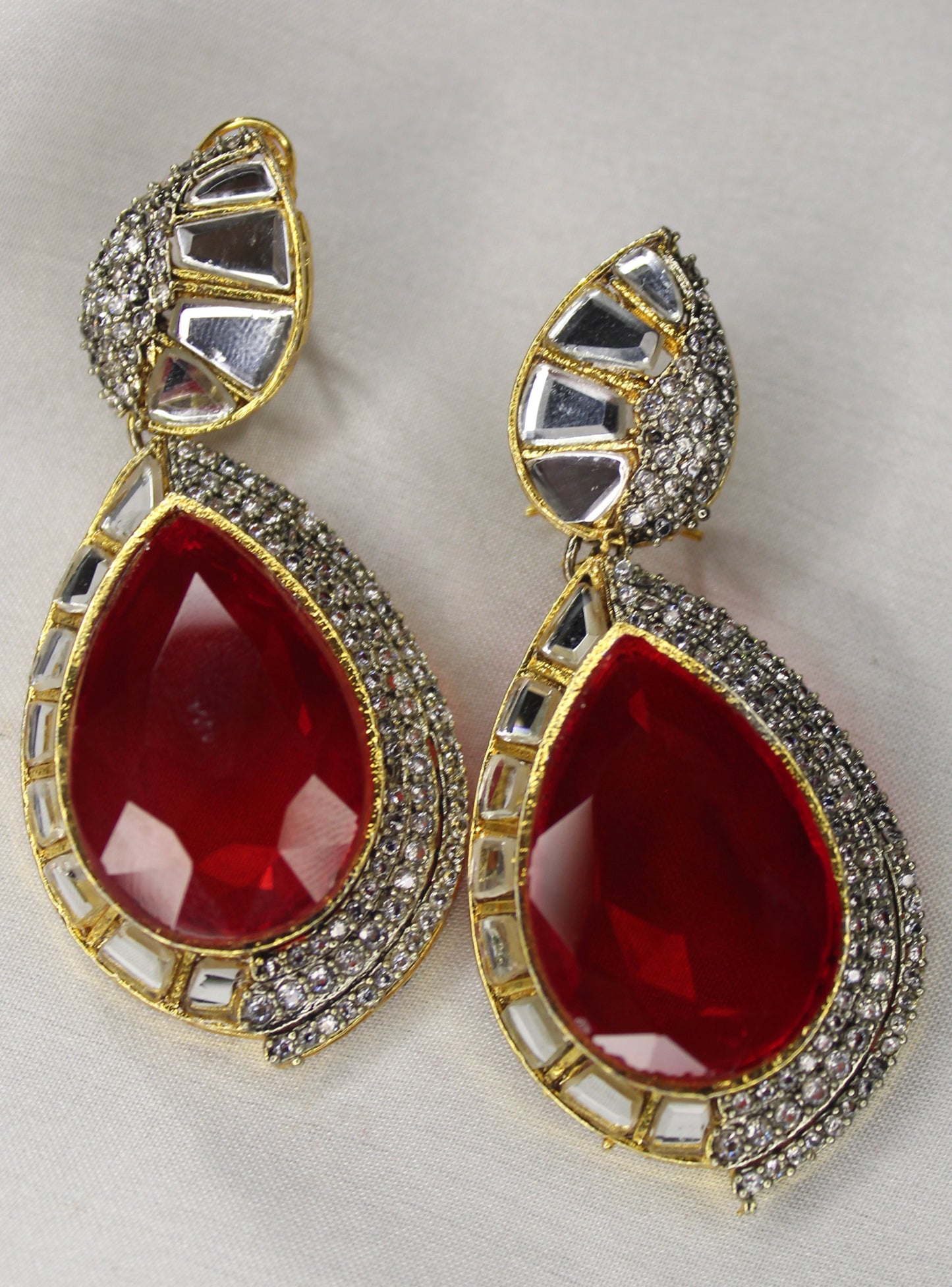 Aylin Ear Ring