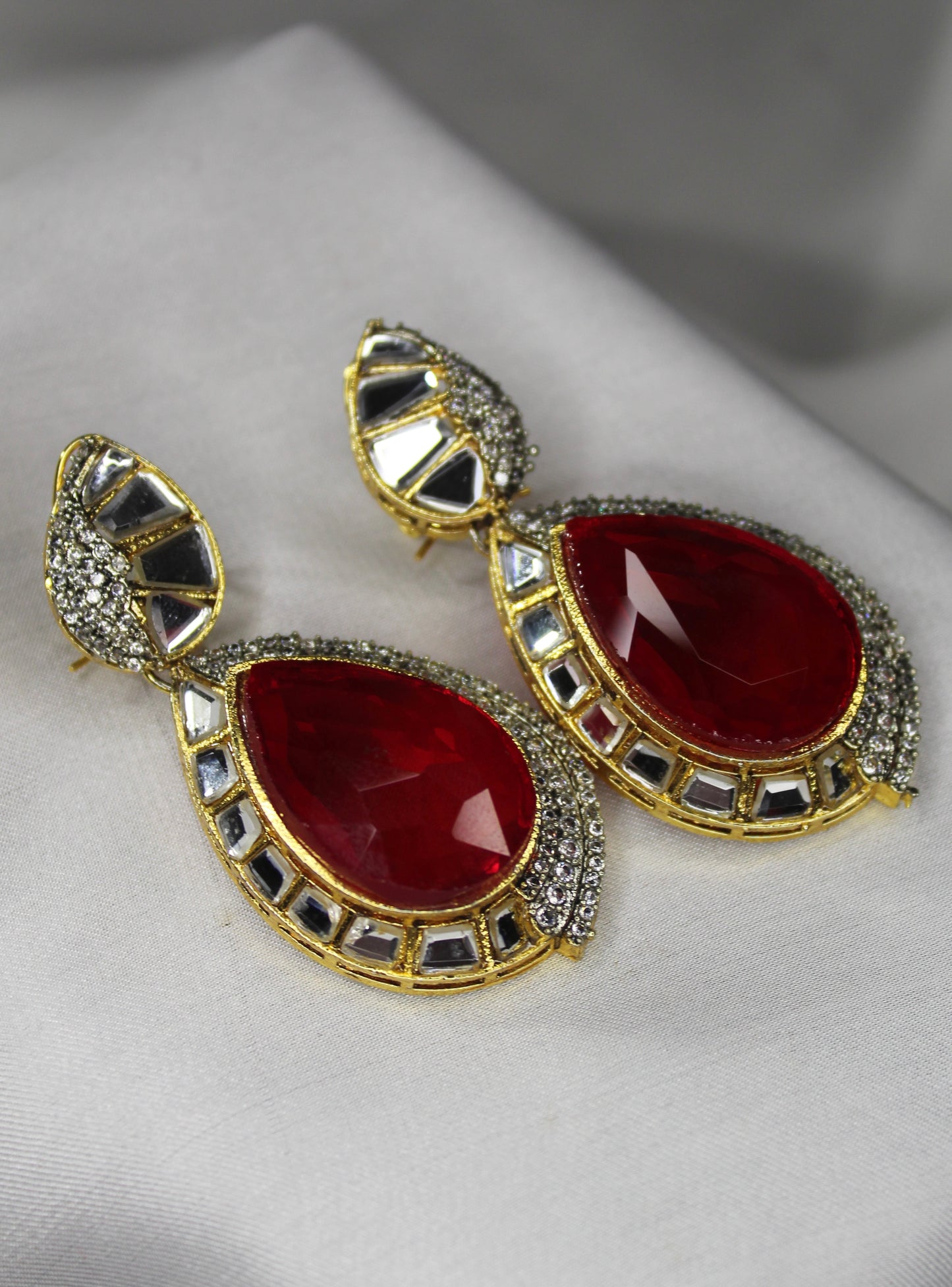 Aylin Ear Ring