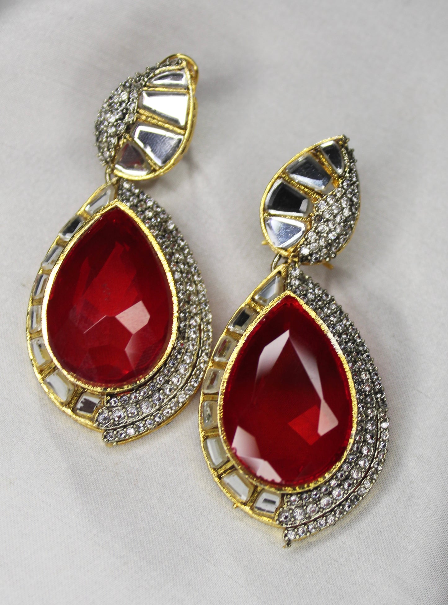 Aylin Ear Ring
