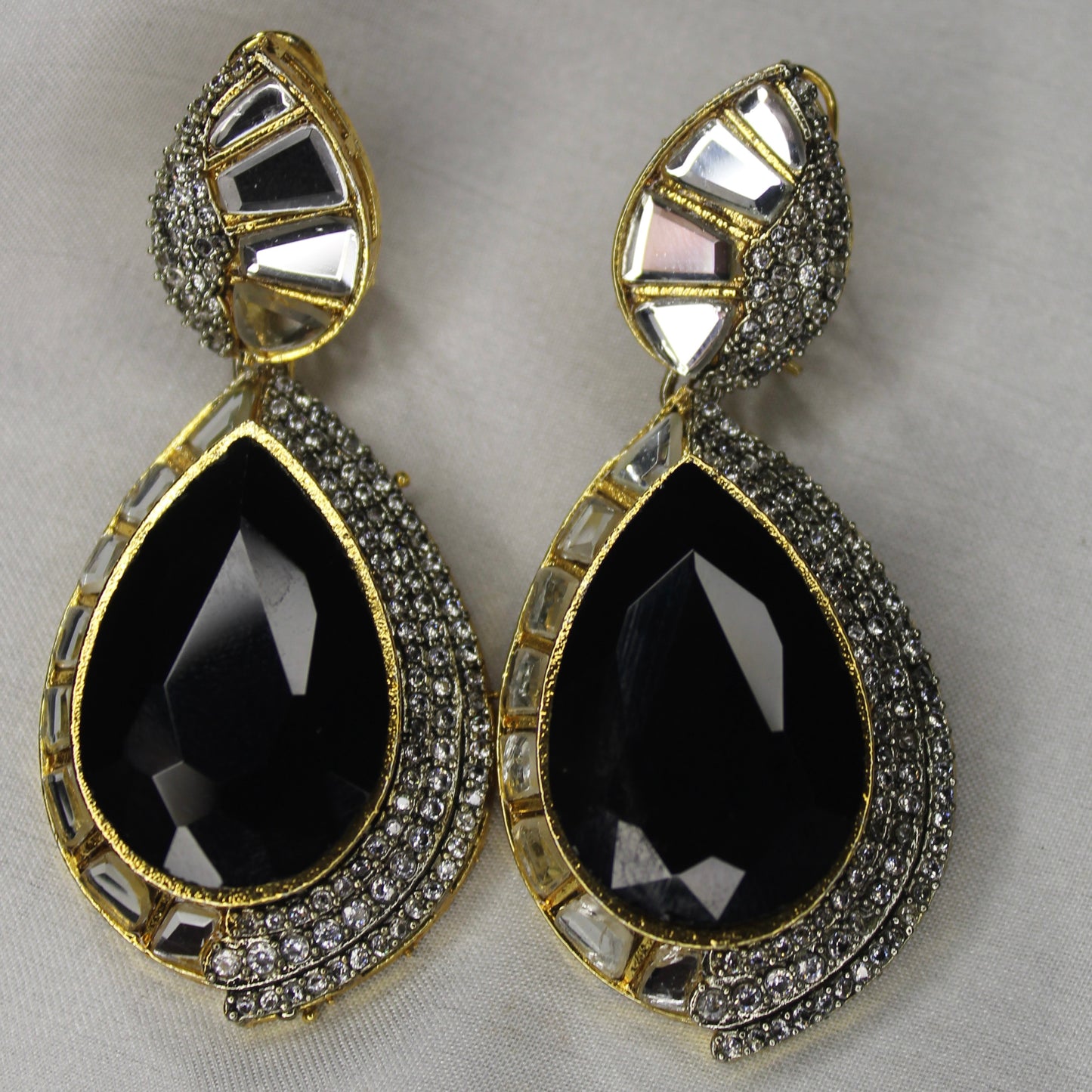 Aylin Ear Ring