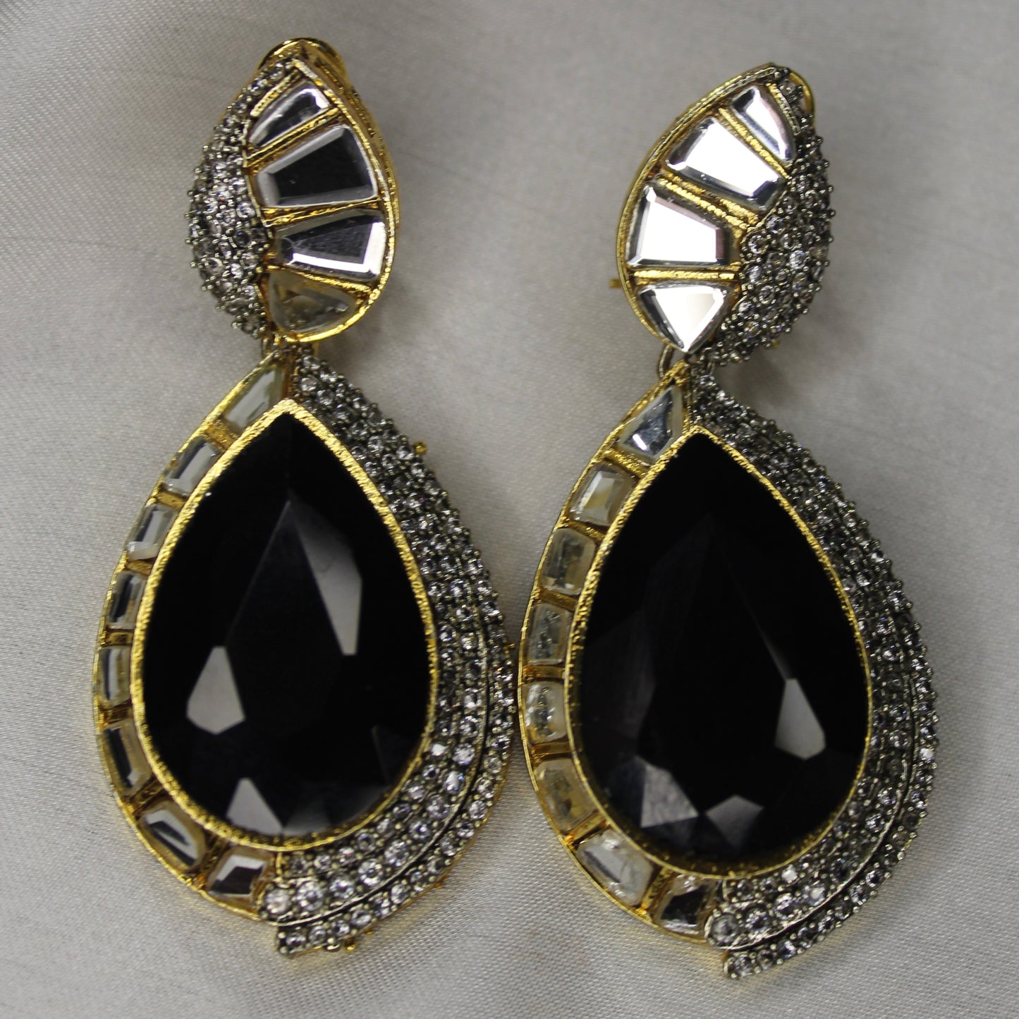 Aylin Ear Ring