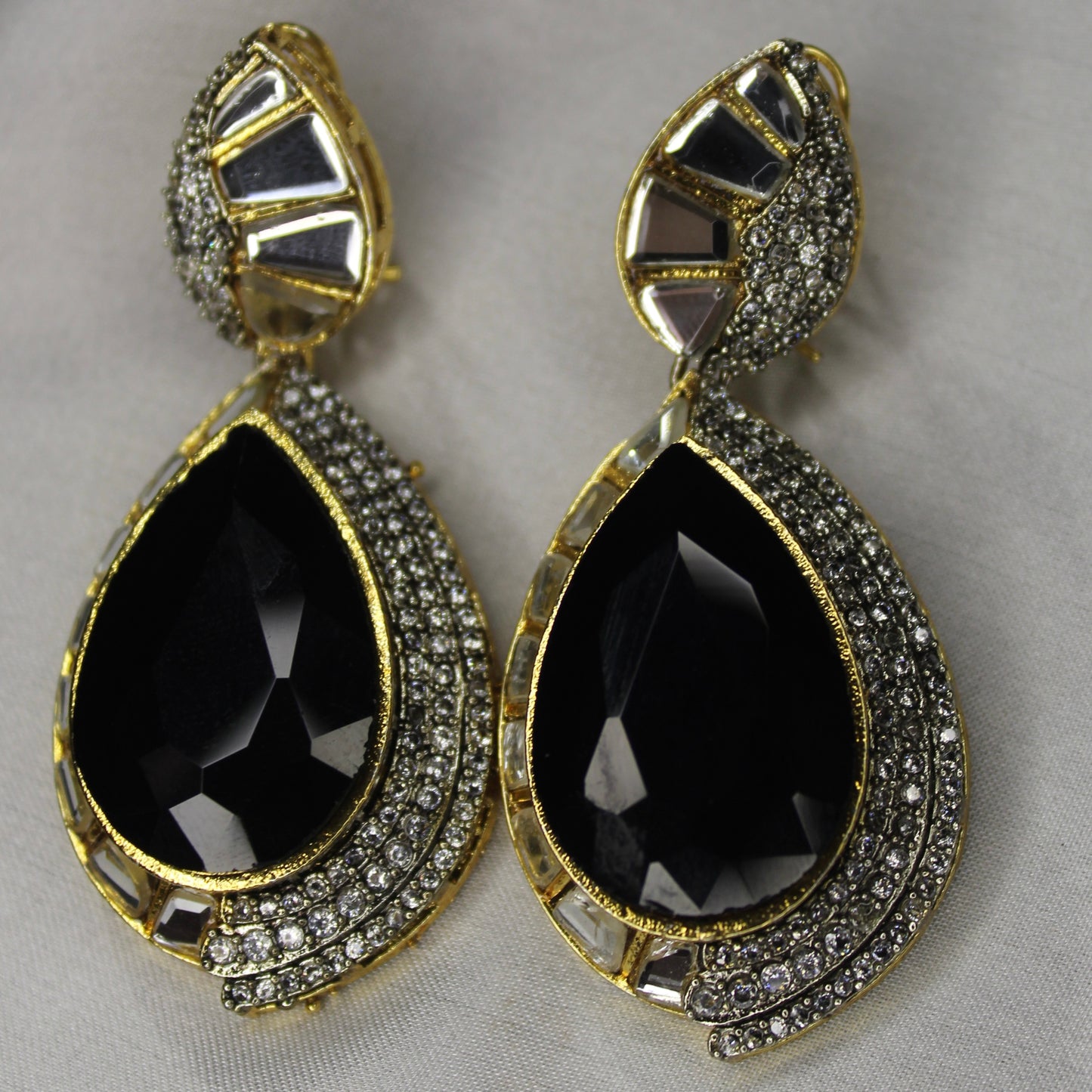 Aylin Ear Ring