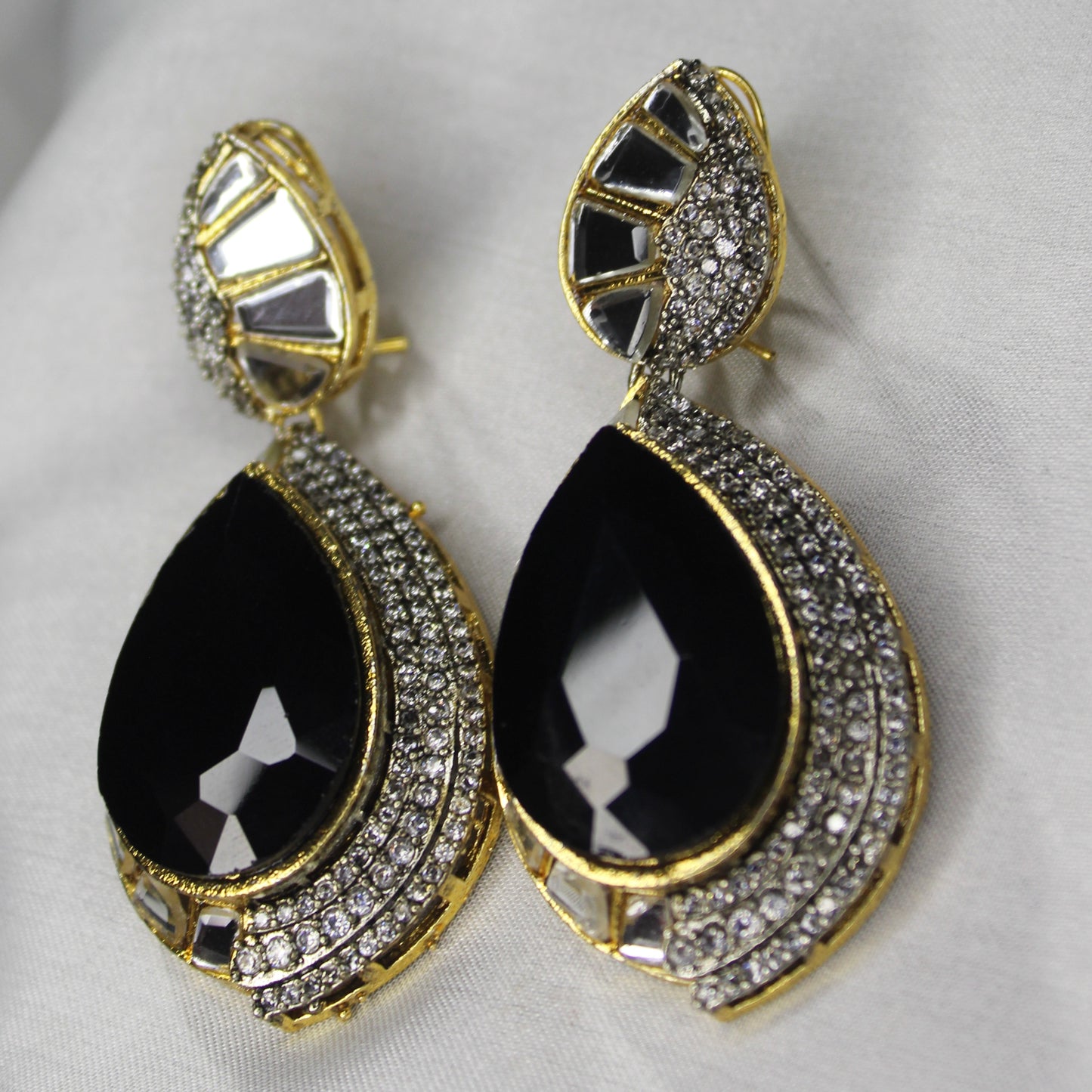 Aylin Ear Ring