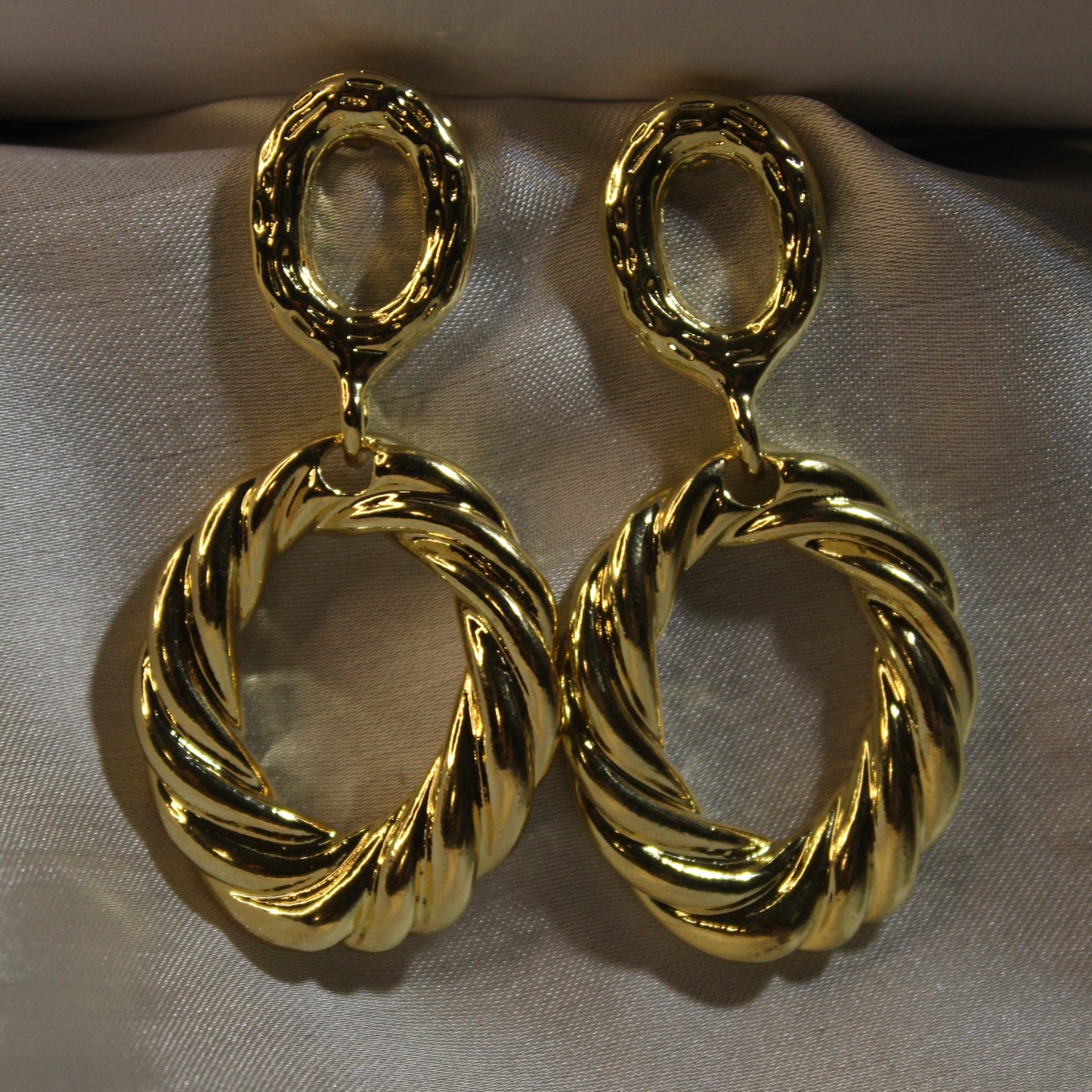 Aurelia Twist Ear Ring