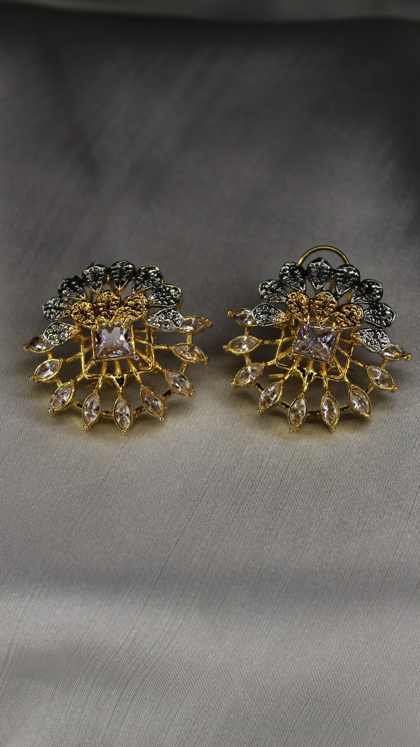 Sahane Elegant Ear Ring