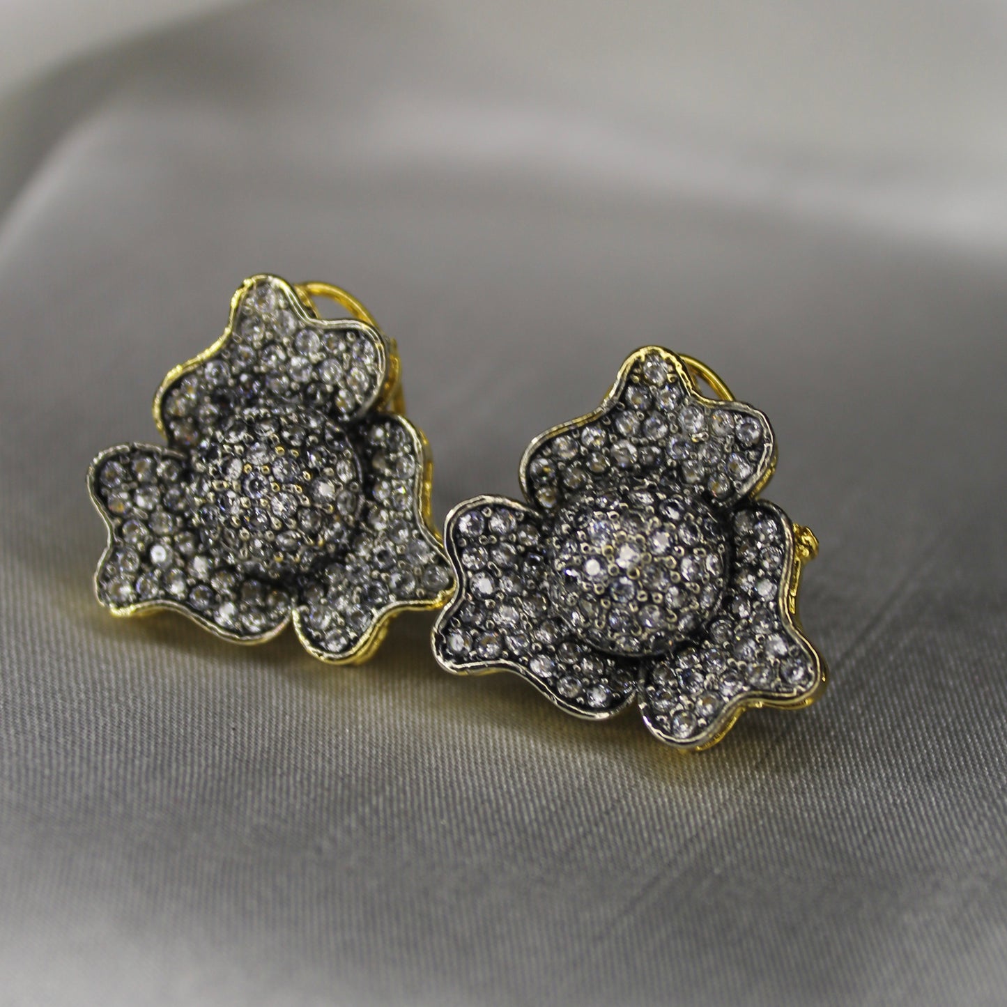 Gecenin Ear Ring