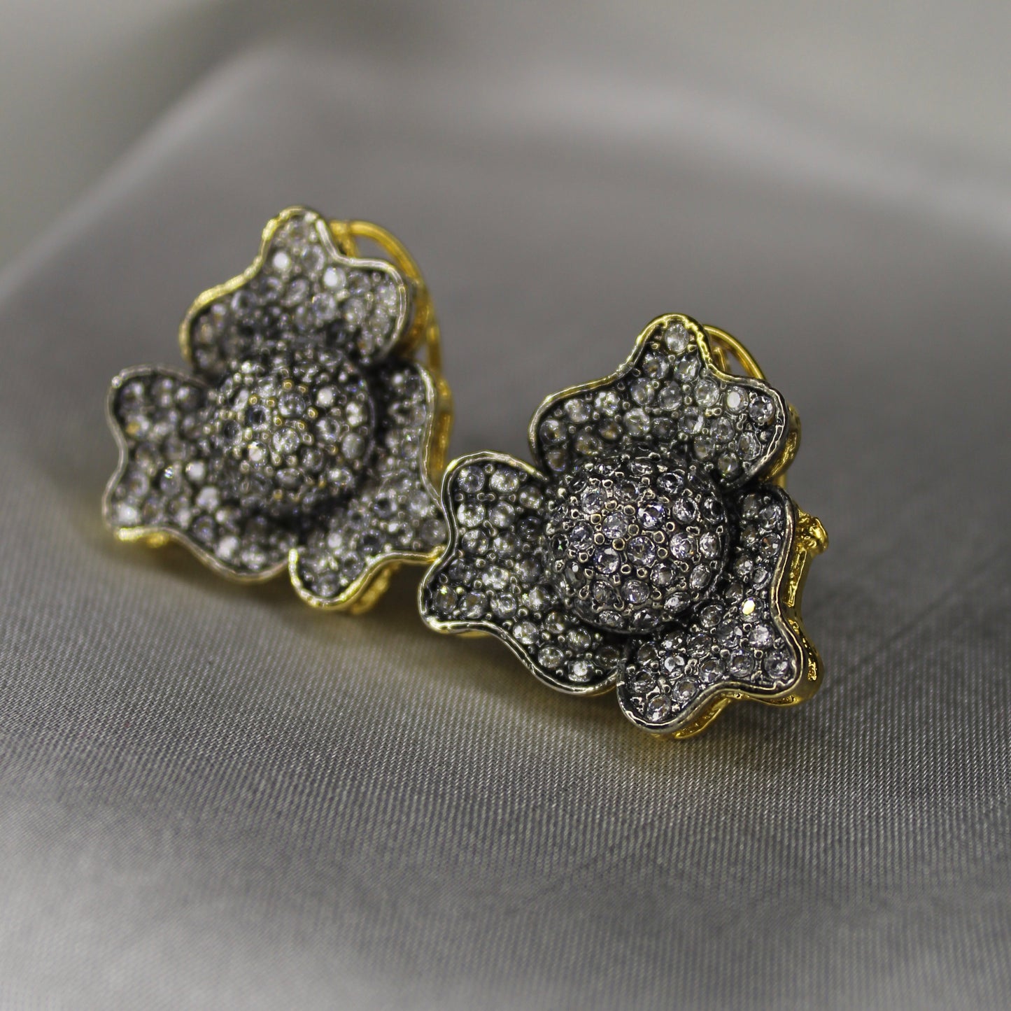 Gecenin Ear Ring