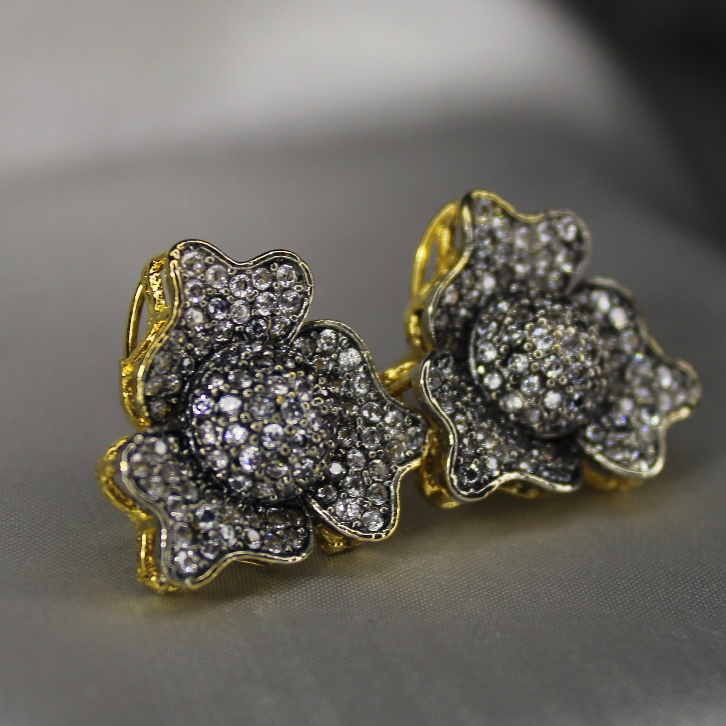 Gecenin Ear Ring