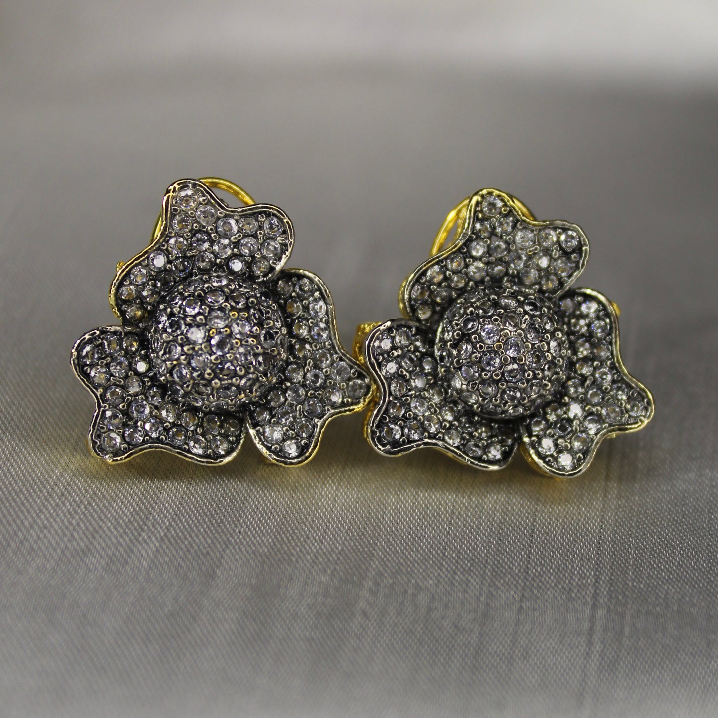 Gecenin Ear Ring