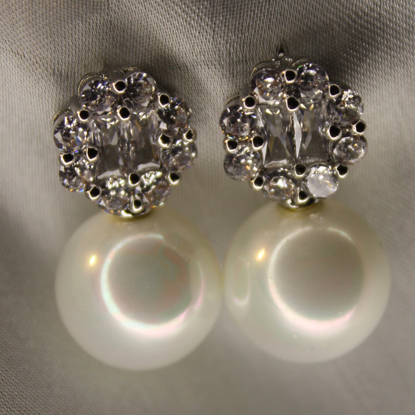 Opaline Ear Ring