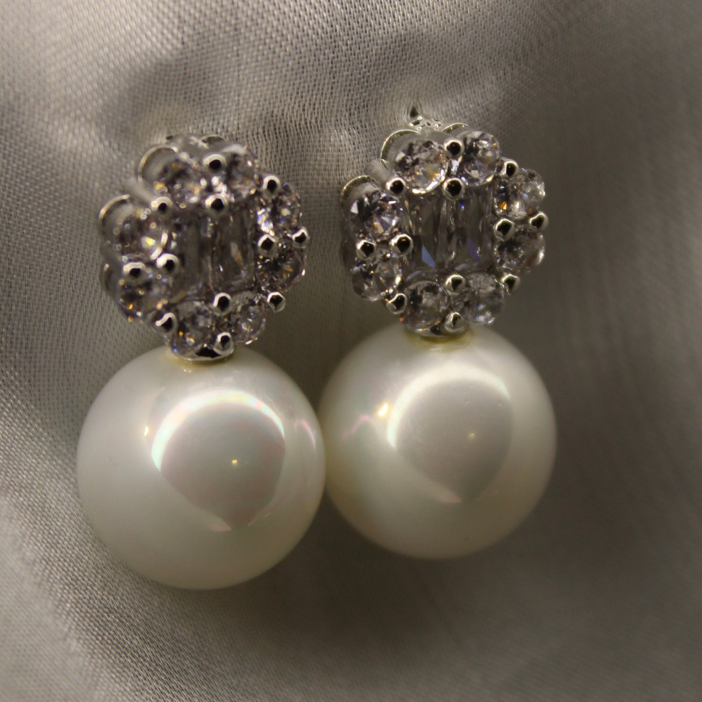 Opaline Ear Ring