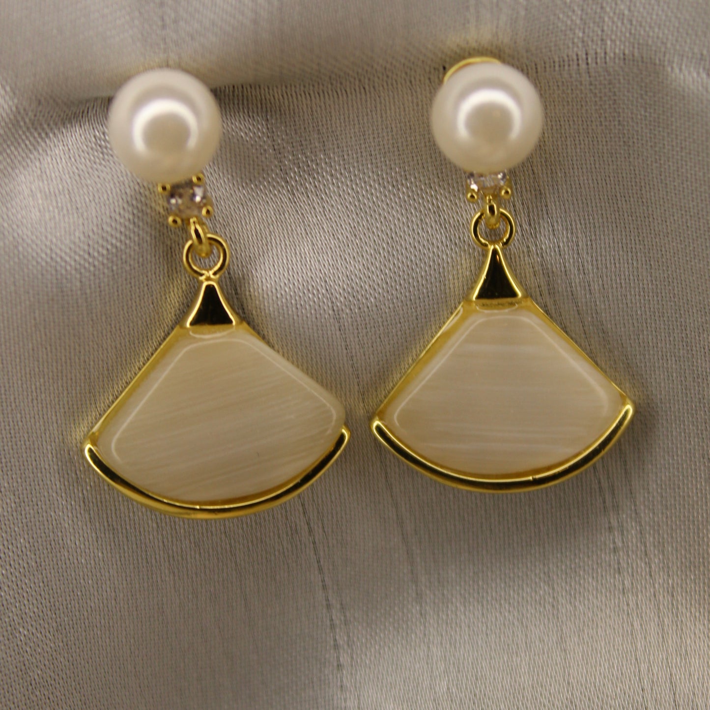 Elva Ear Ring