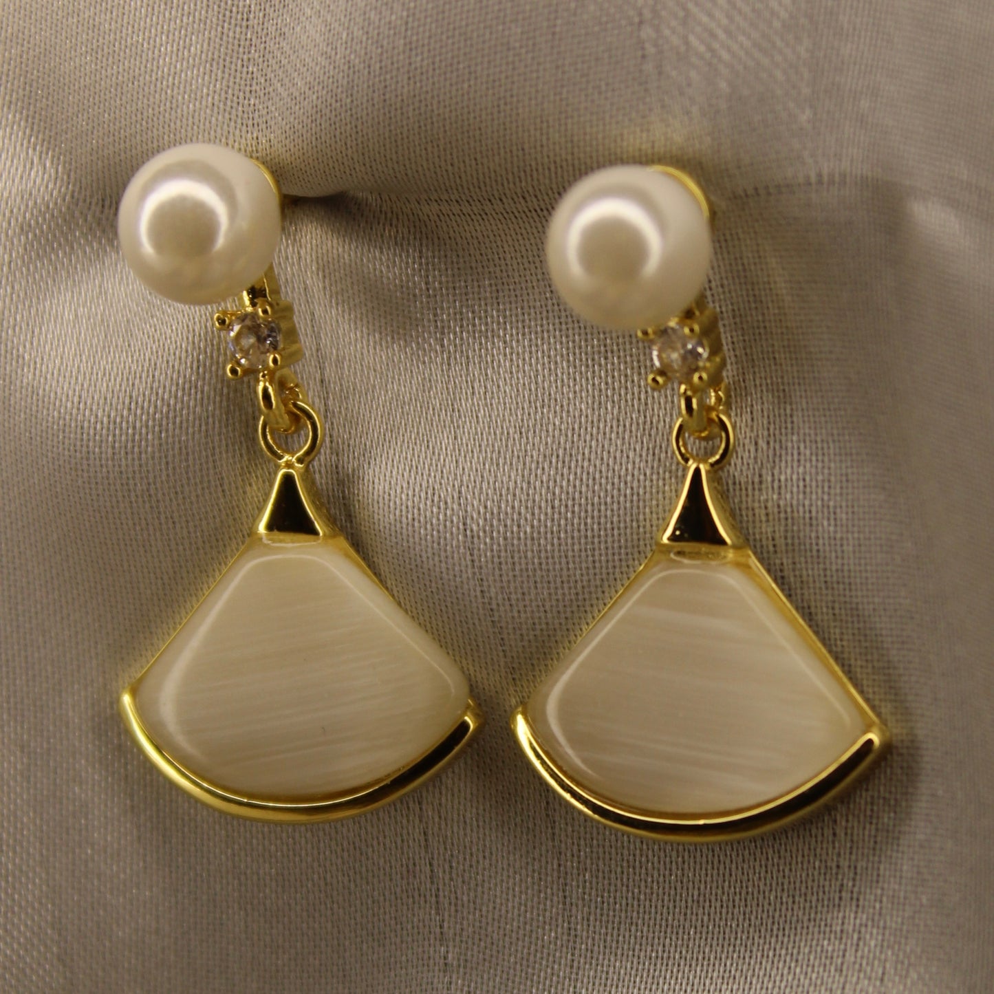 Elva Ear Ring