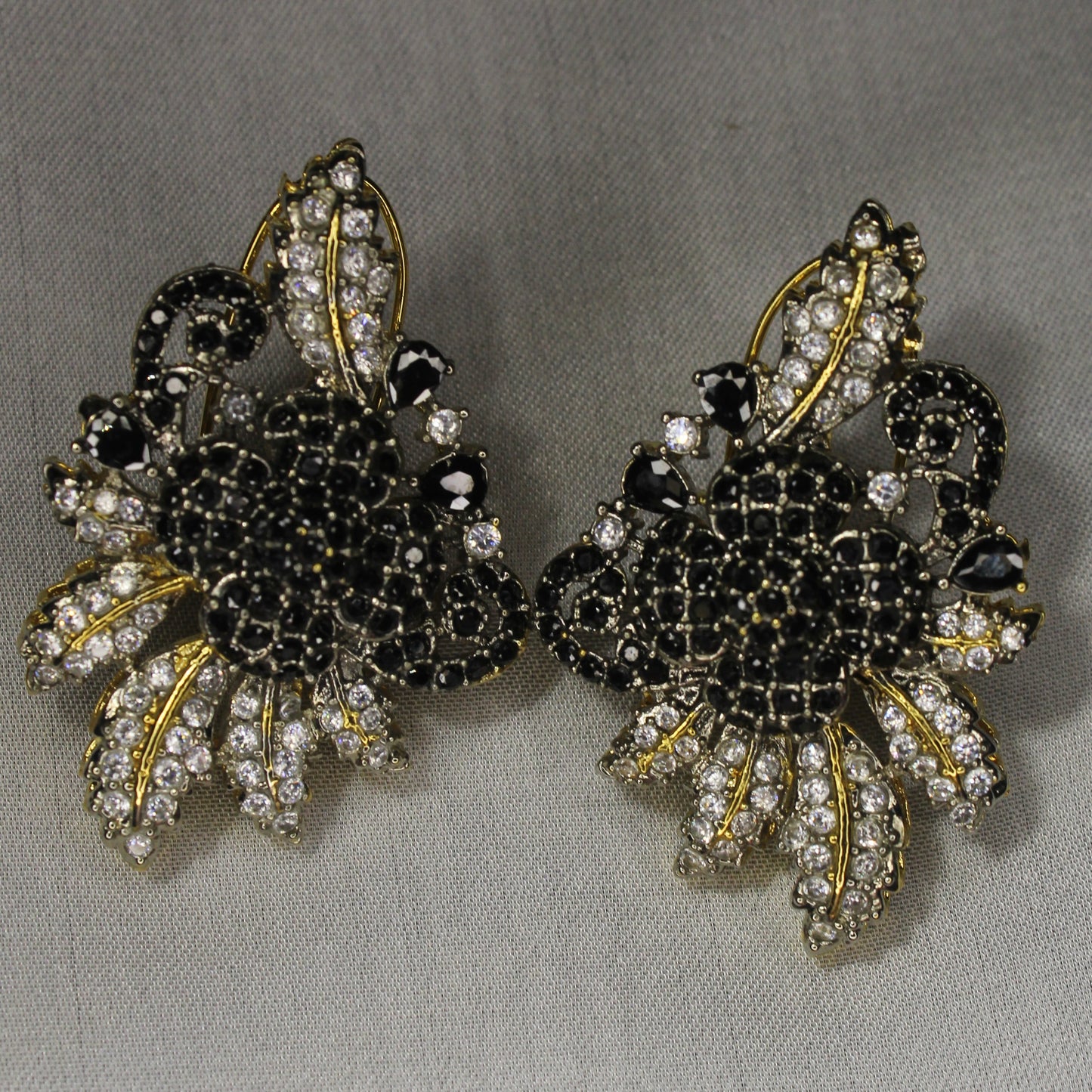 Elmas Clicekler Ear Ring