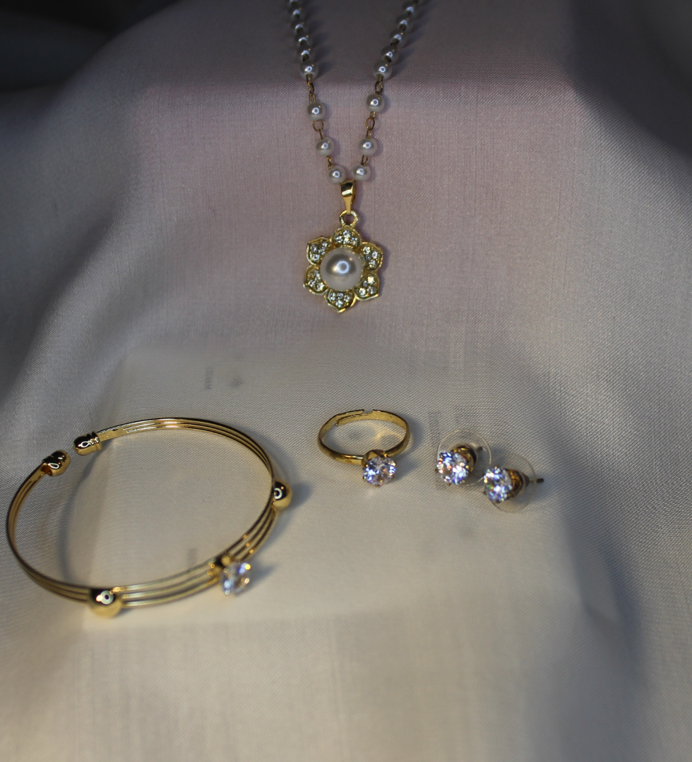 Premium Pearl Set 4 In 1