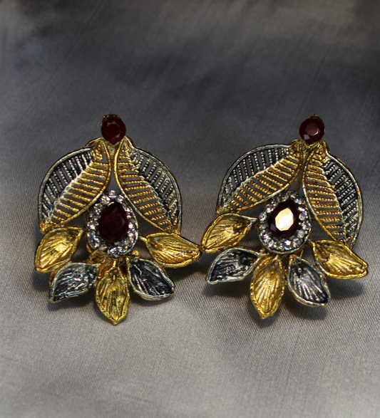 Zumrut Ear Ring
