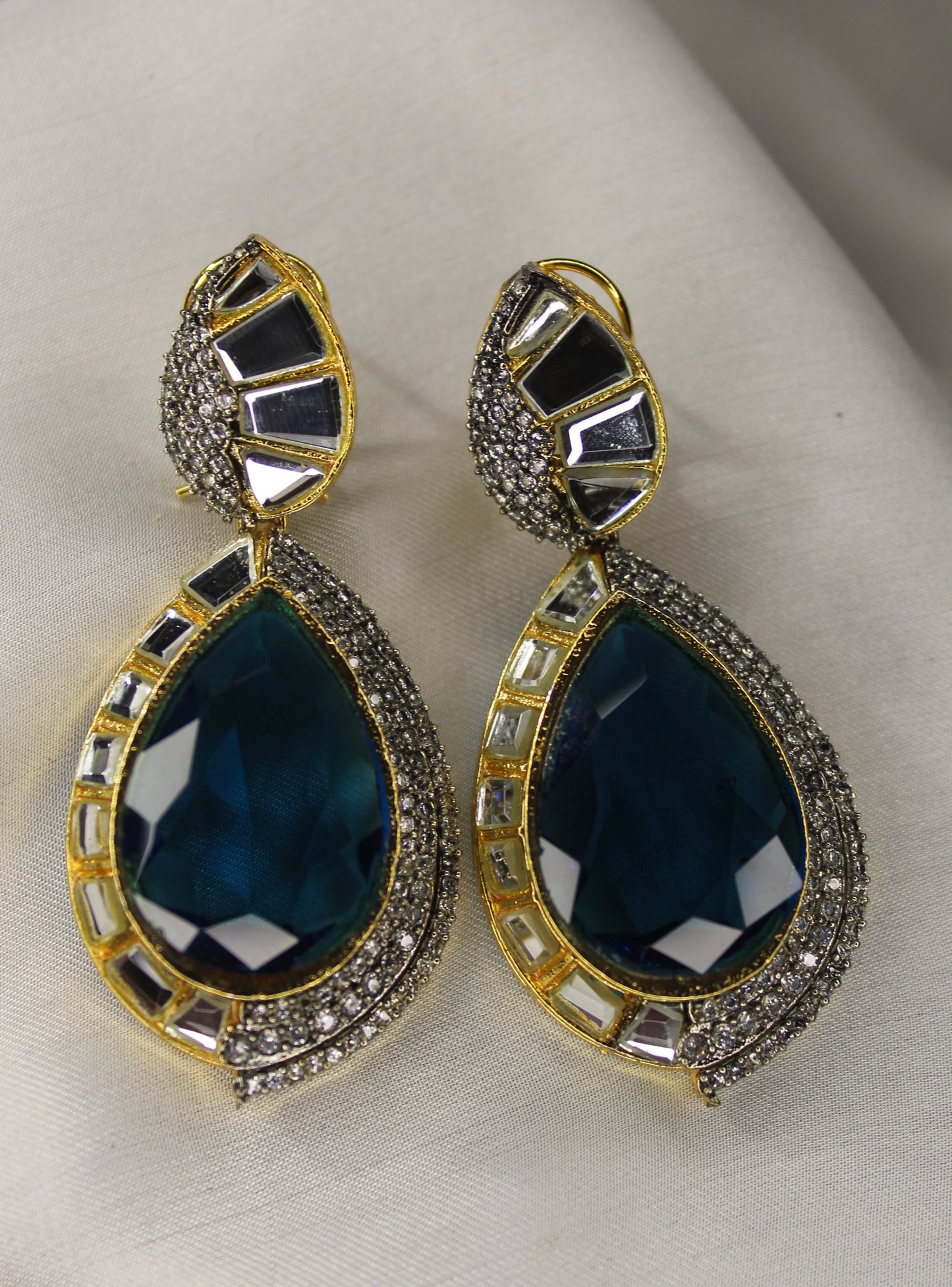 Aylin Ear Ring