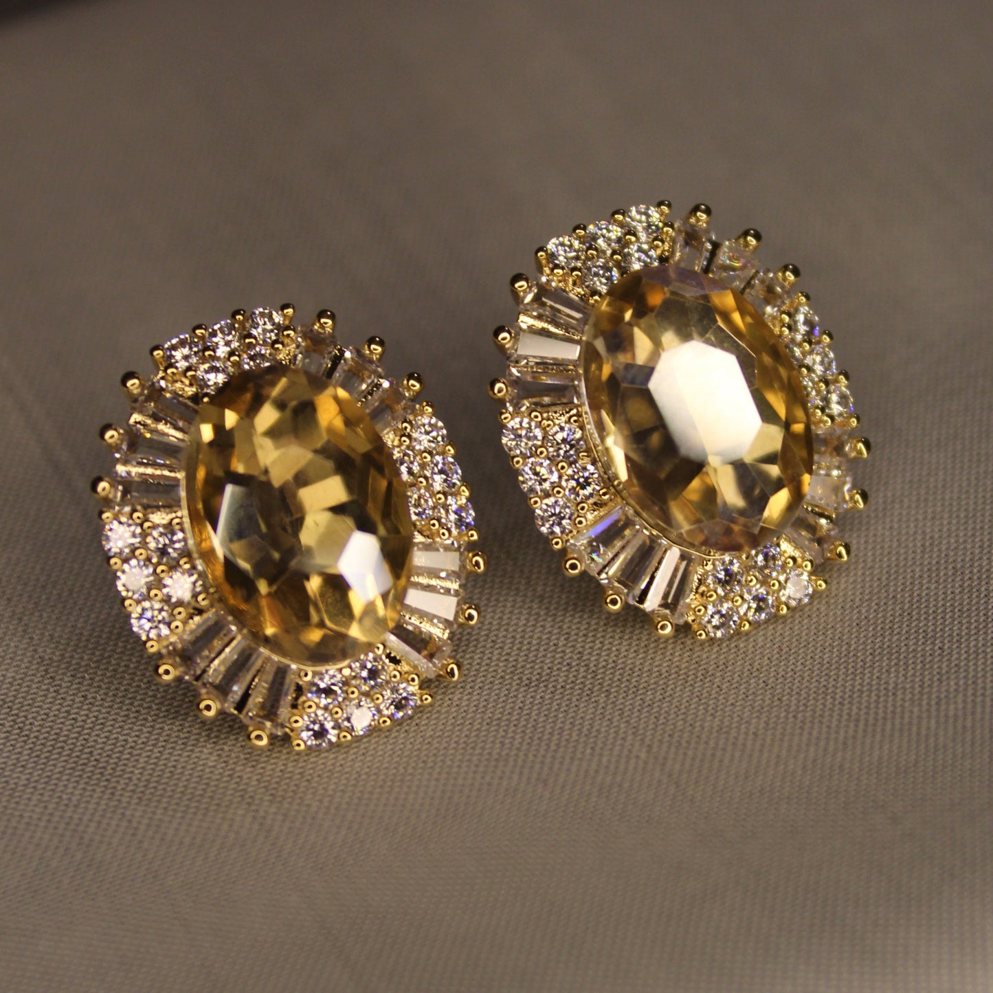 Glaciera  Ear Ring