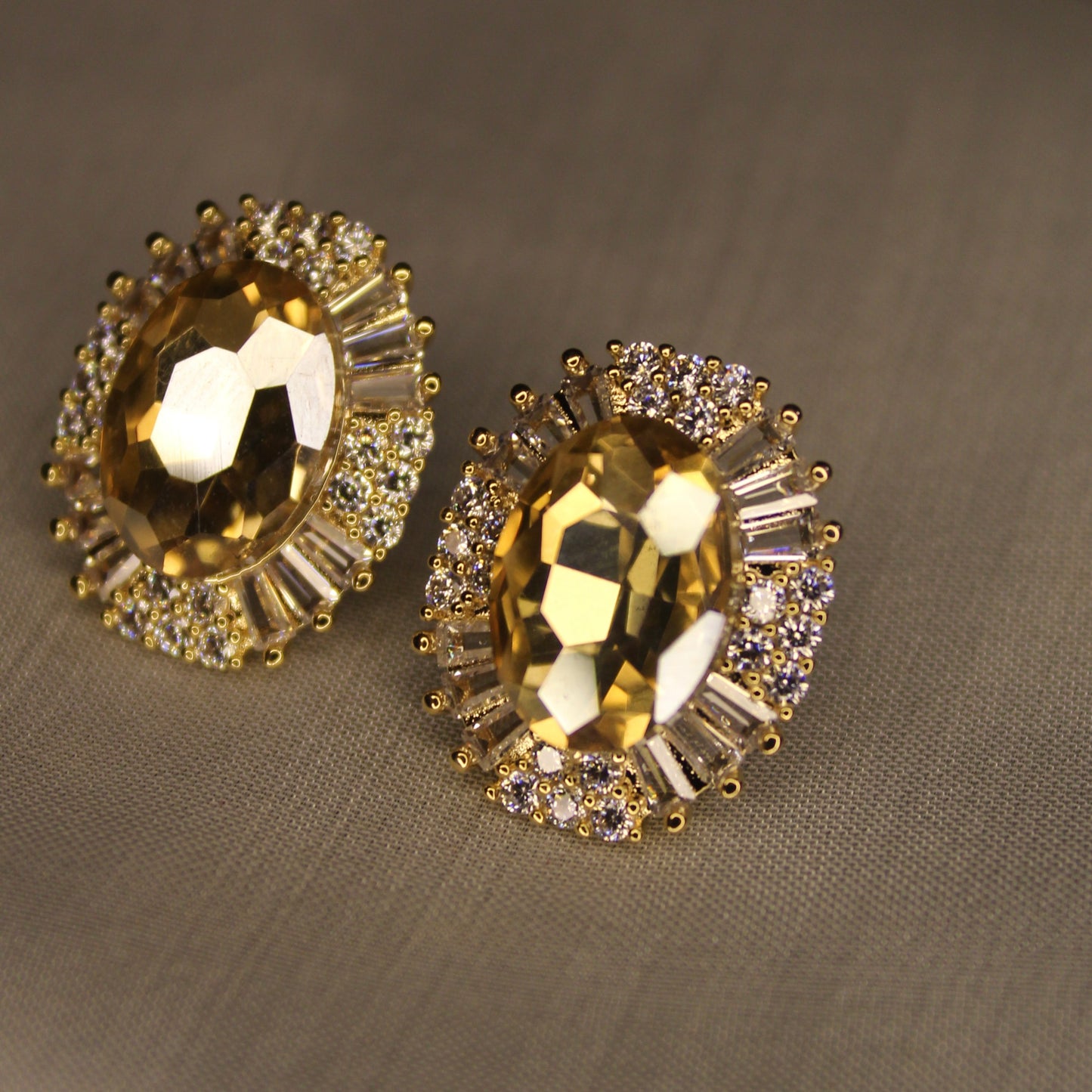 Glaciera  Ear Ring