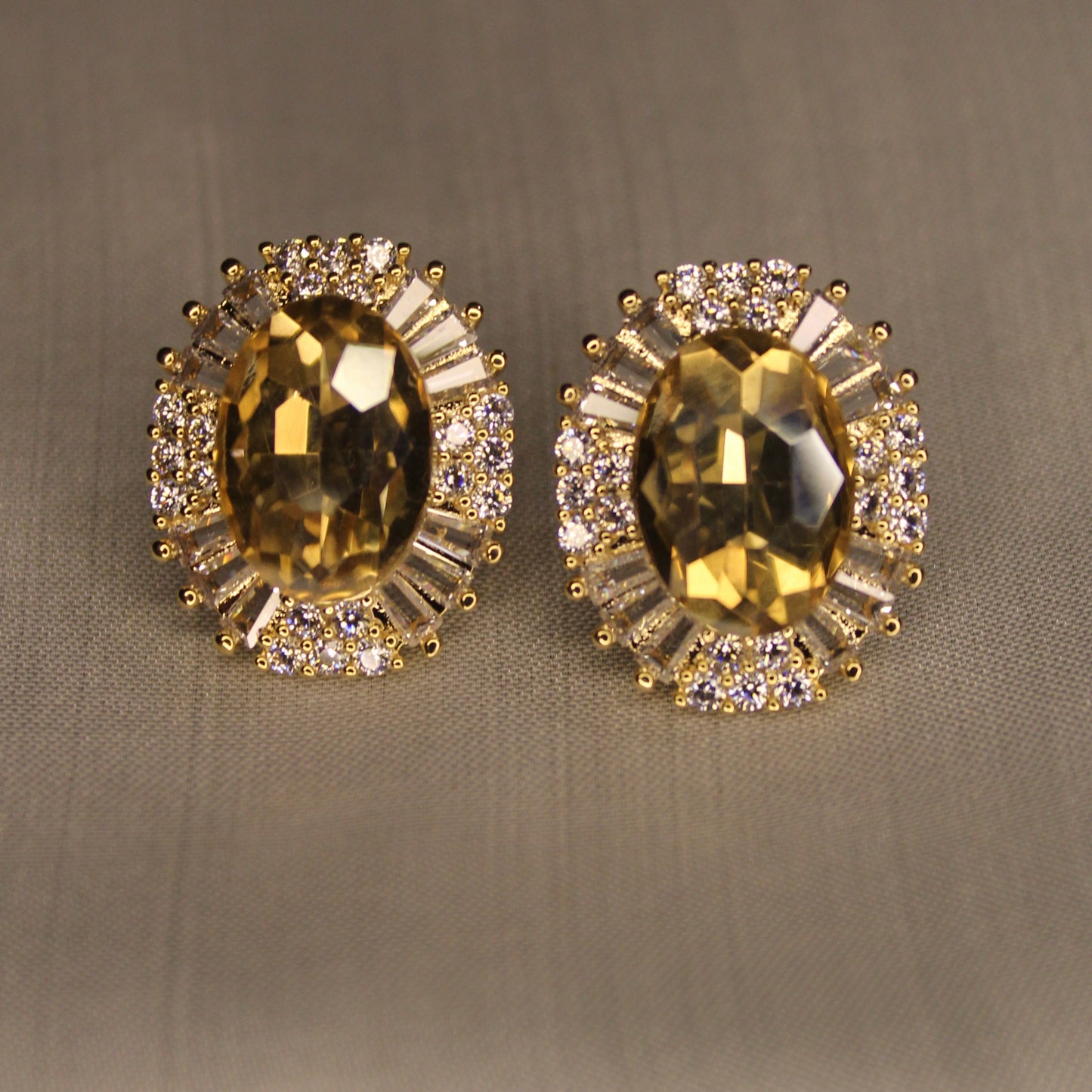 Glaciera  Ear Ring