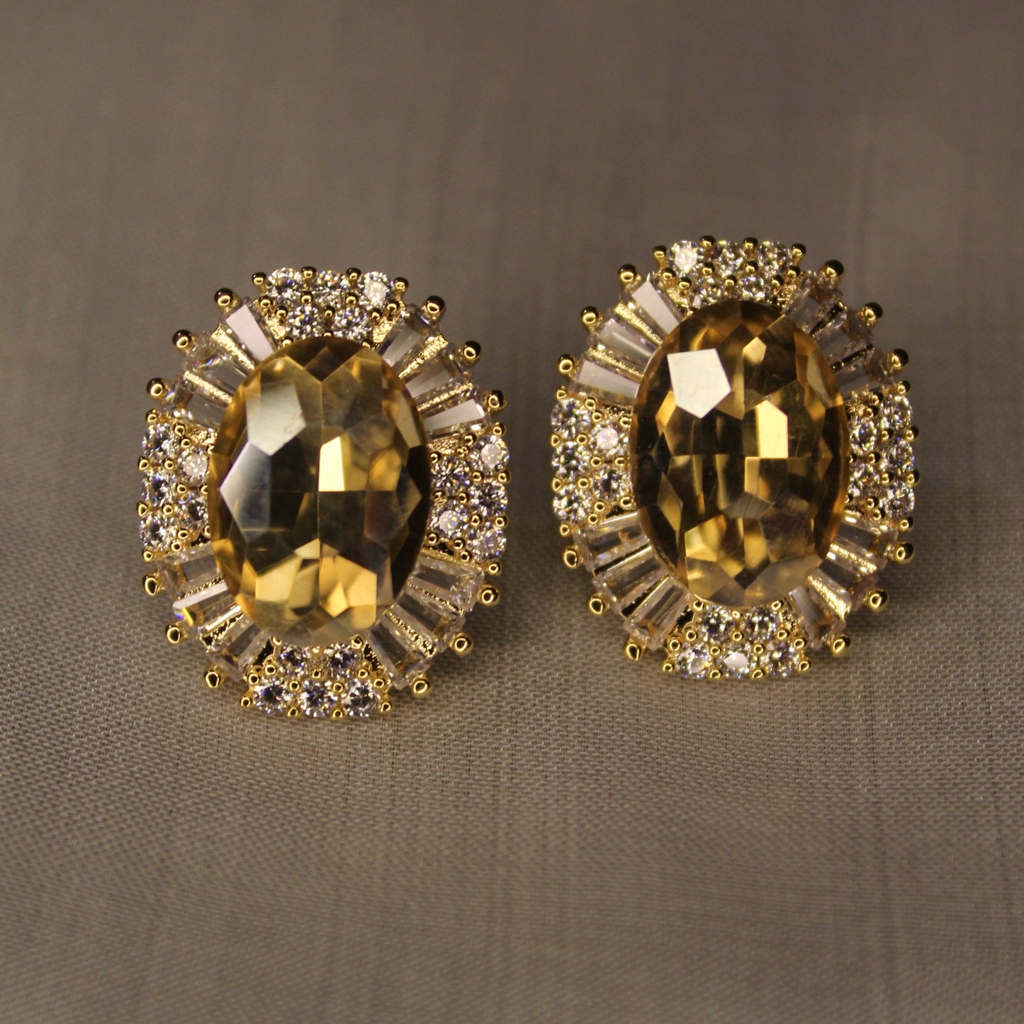 Glaciera  Ear Ring