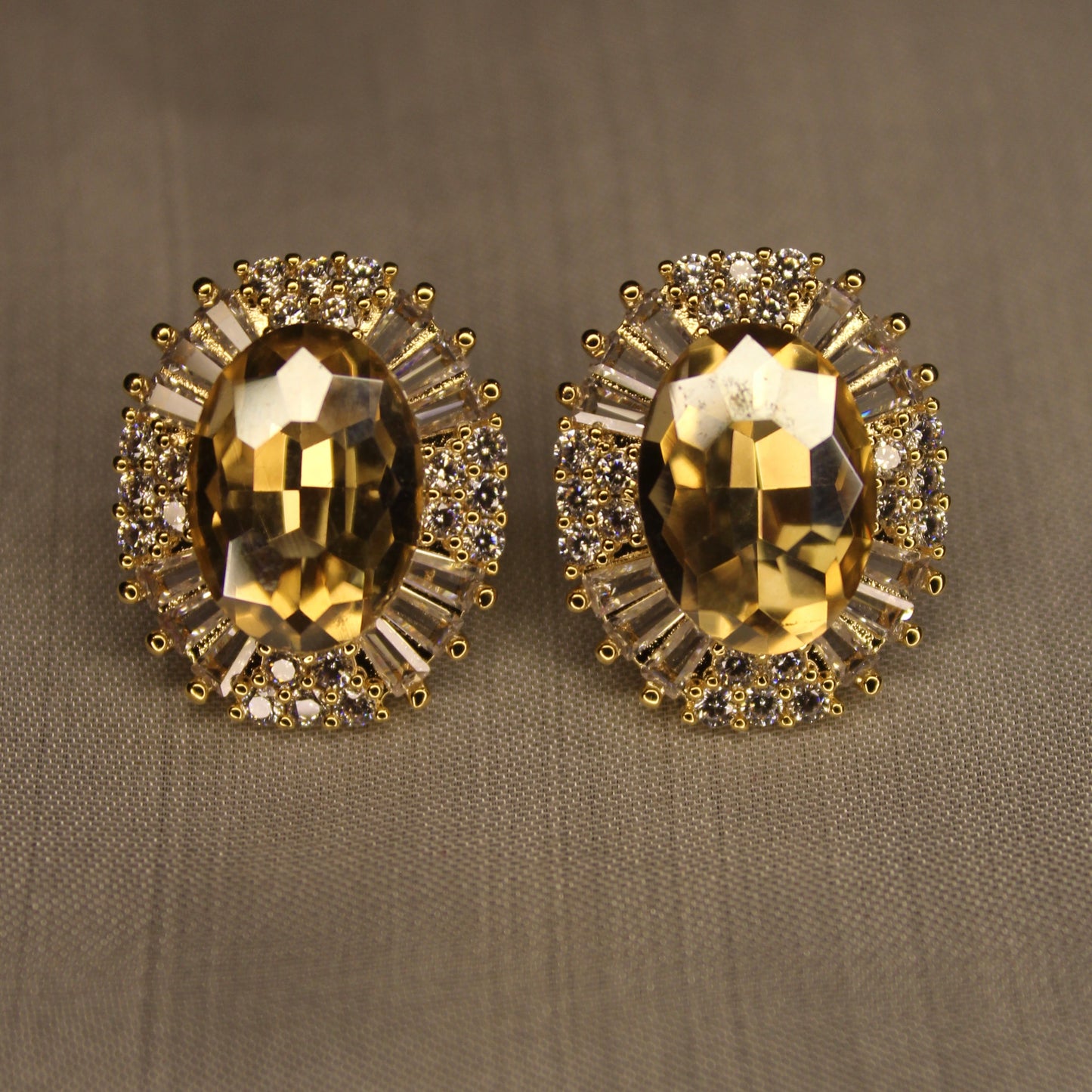 Glaciera  Ear Ring