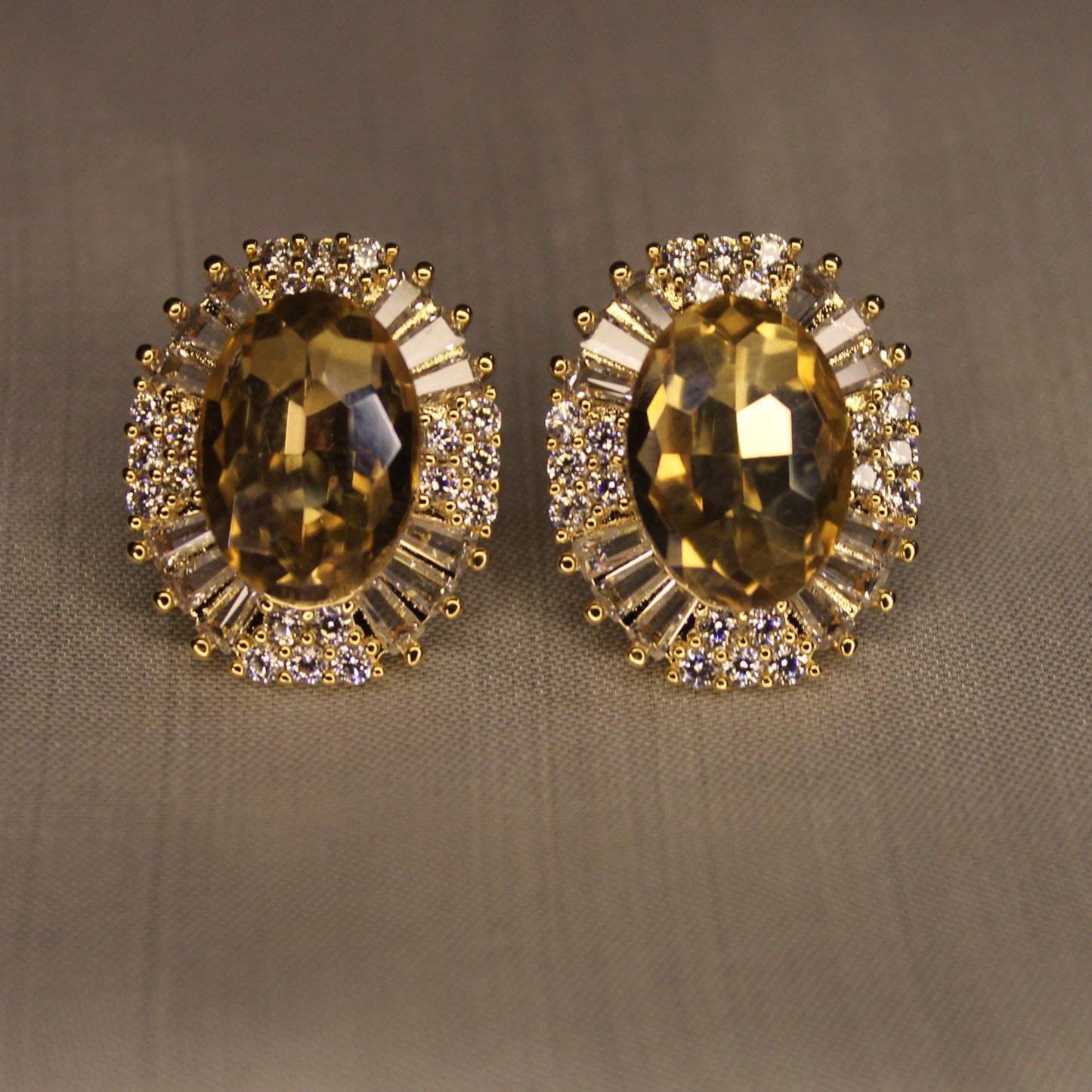 Glaciera  Ear Ring