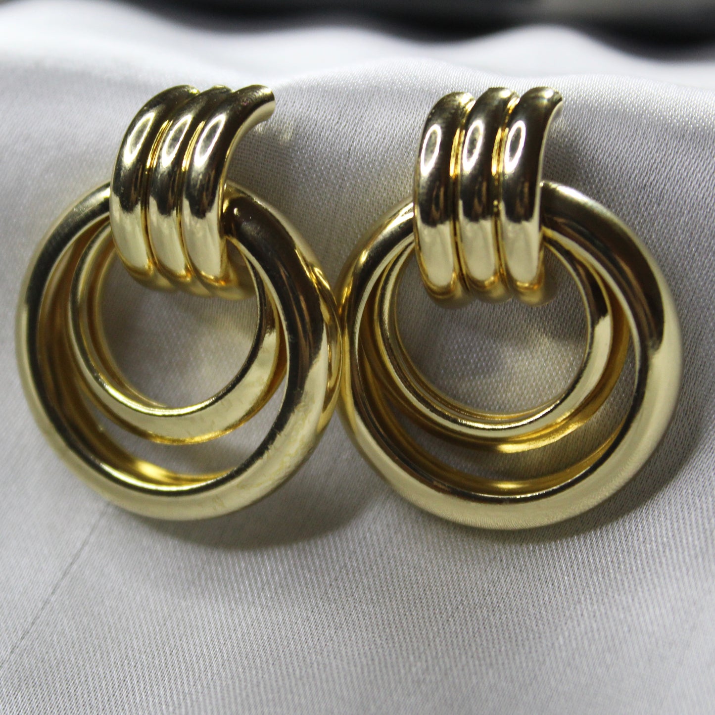 Halka Lsigi Ear Ring