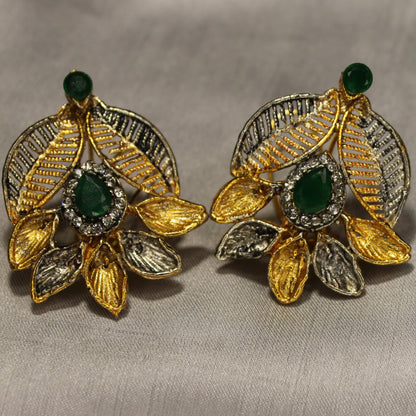 Zumrut Ear Ring