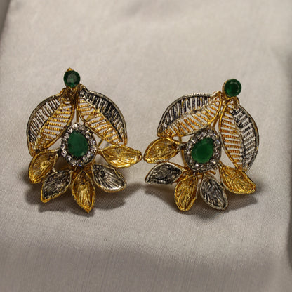 Zumrut Ear Ring