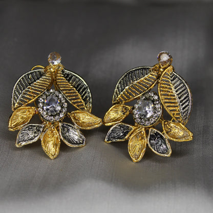 Zumrut Ear Ring