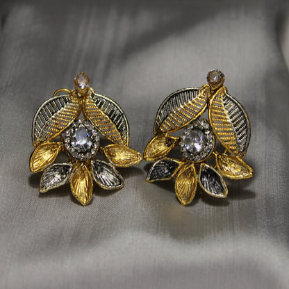 Zumrut Ear Ring
