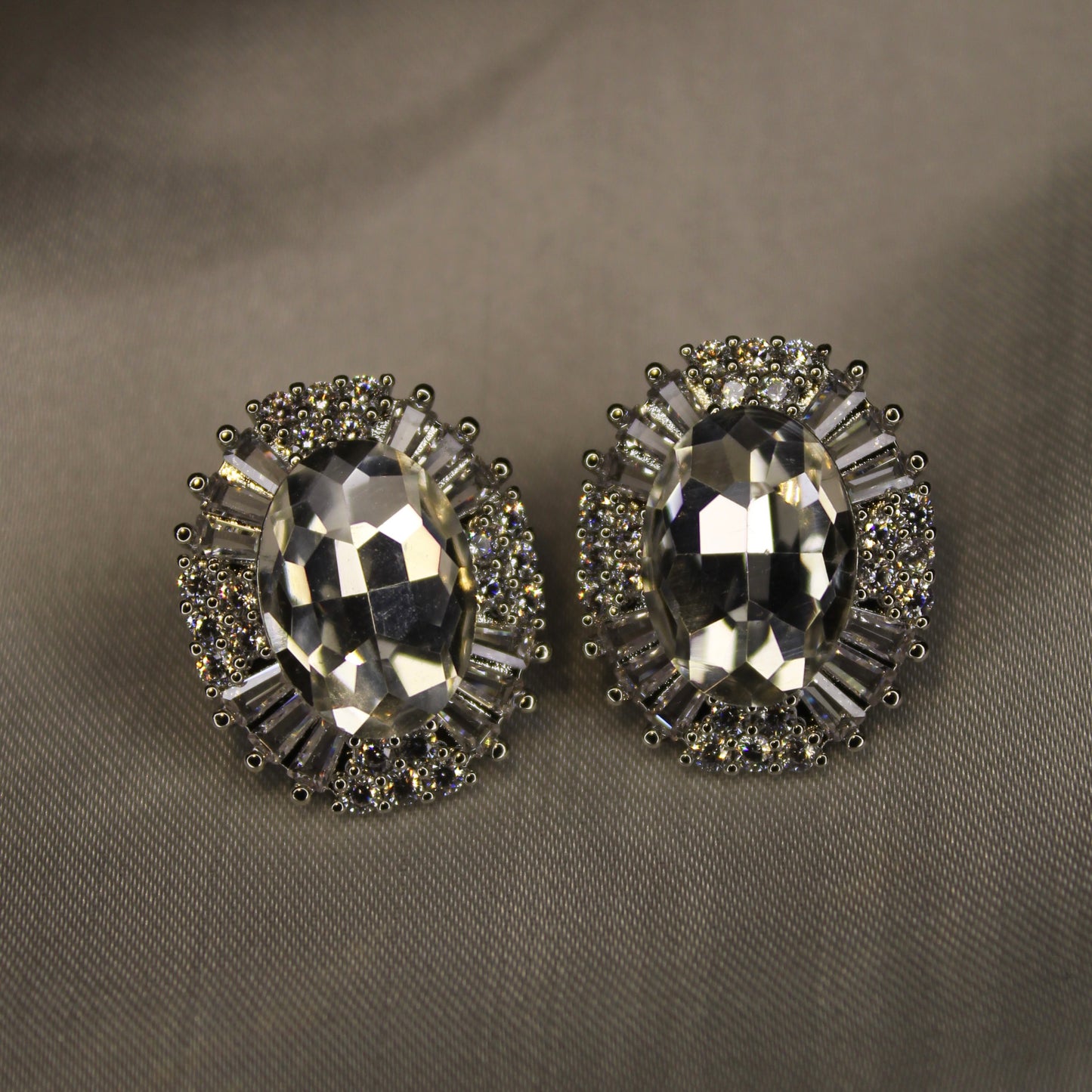 Glaciera  Ear Ring