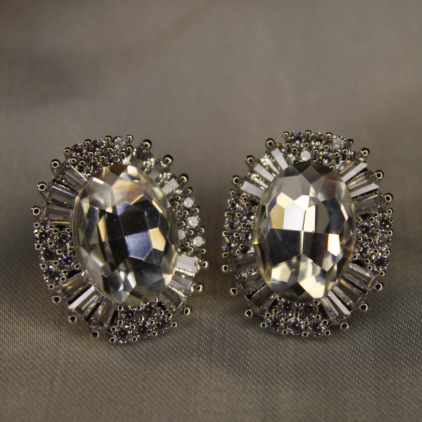 Glaciera  Ear Ring