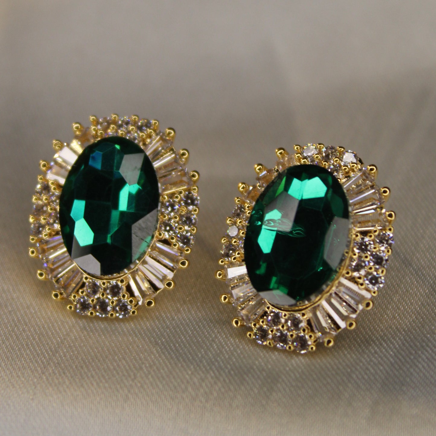 Glaciera  Ear Ring