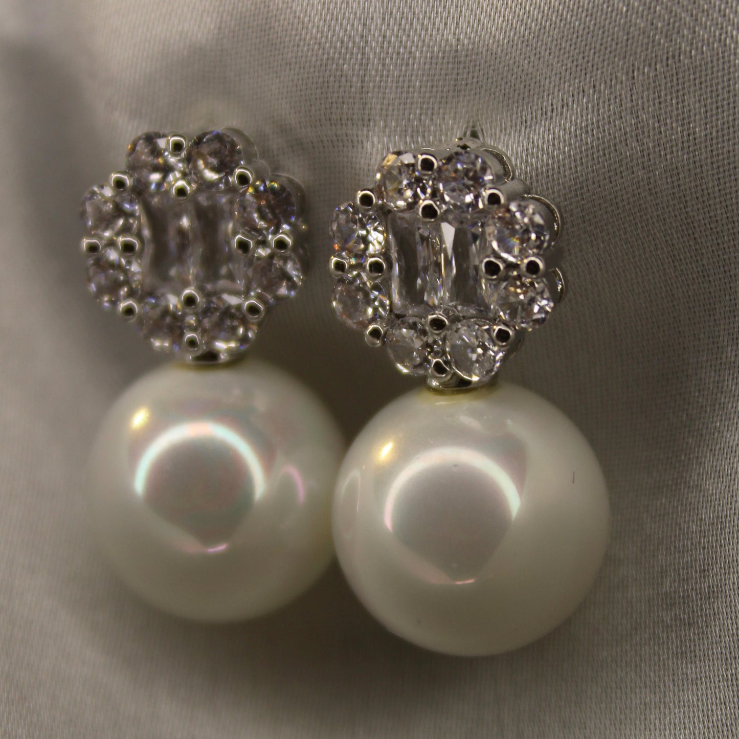 Opaline Ear Ring