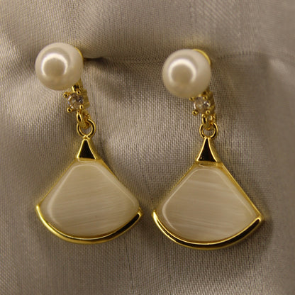 Elva Ear Ring