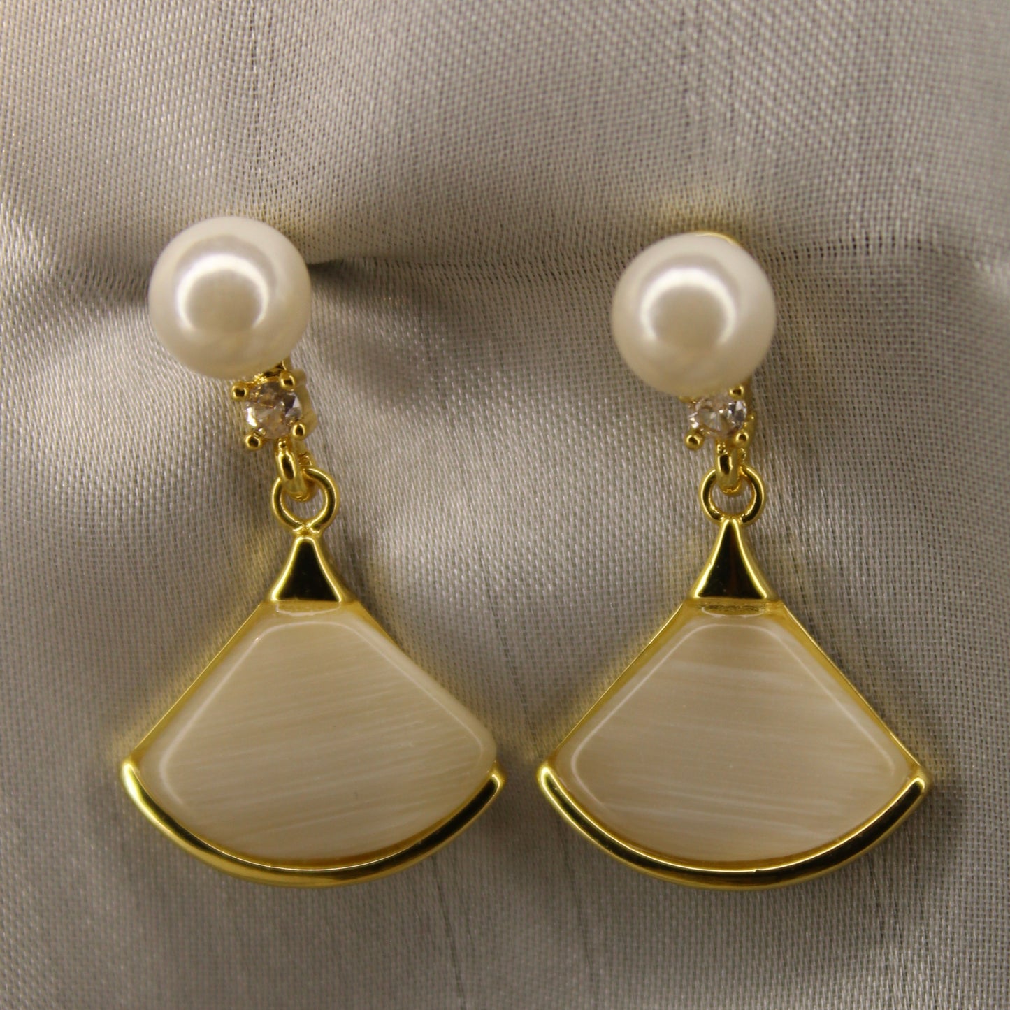 Elva Ear Ring