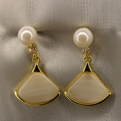 Elva Ear Ring