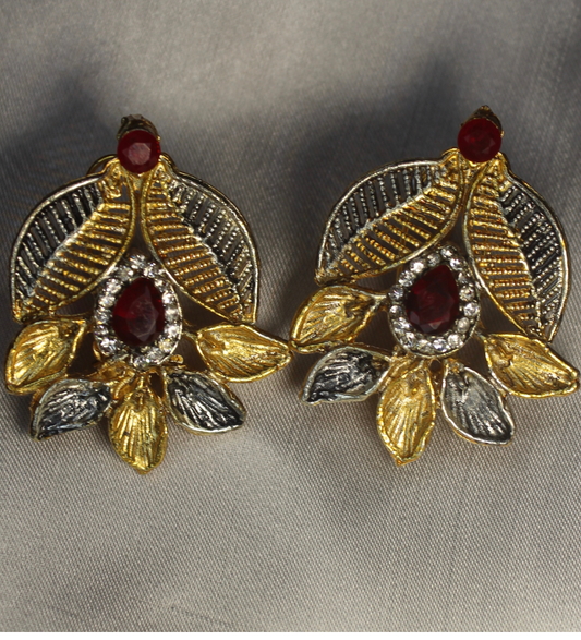 Zumrut Ear Ring