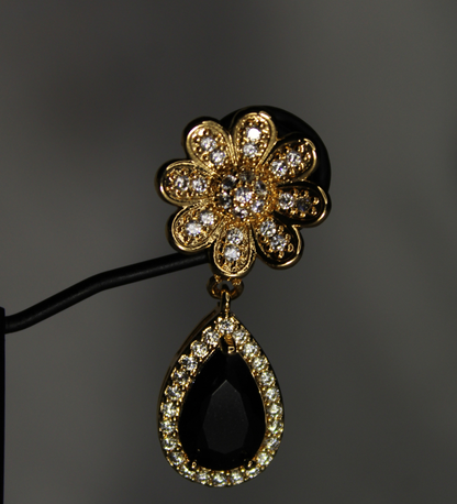 Mini Floral Earring Black